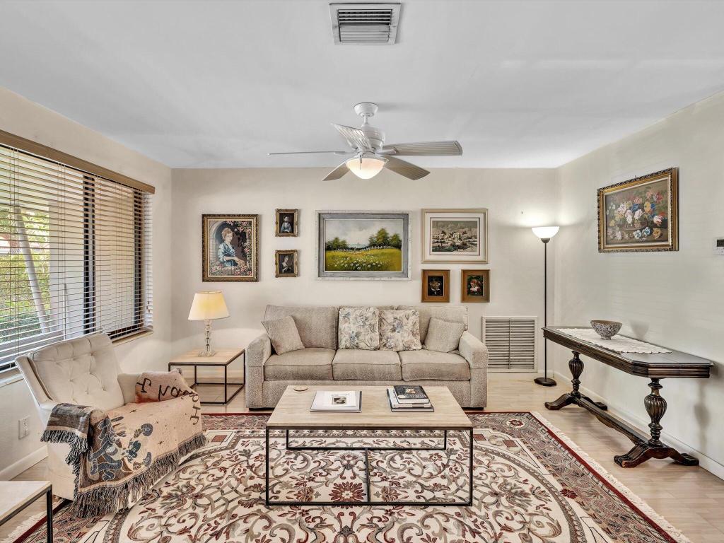 GREYKNOLL ESTATES - Residential