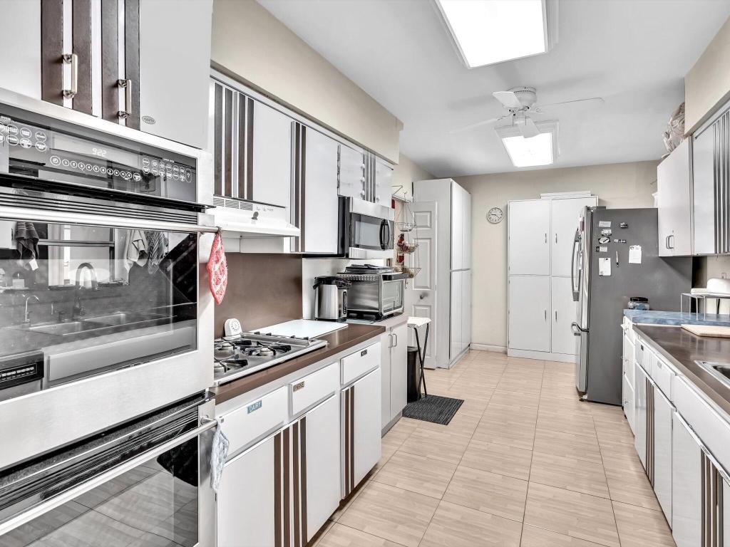 GREYKNOLL ESTATES - Residential