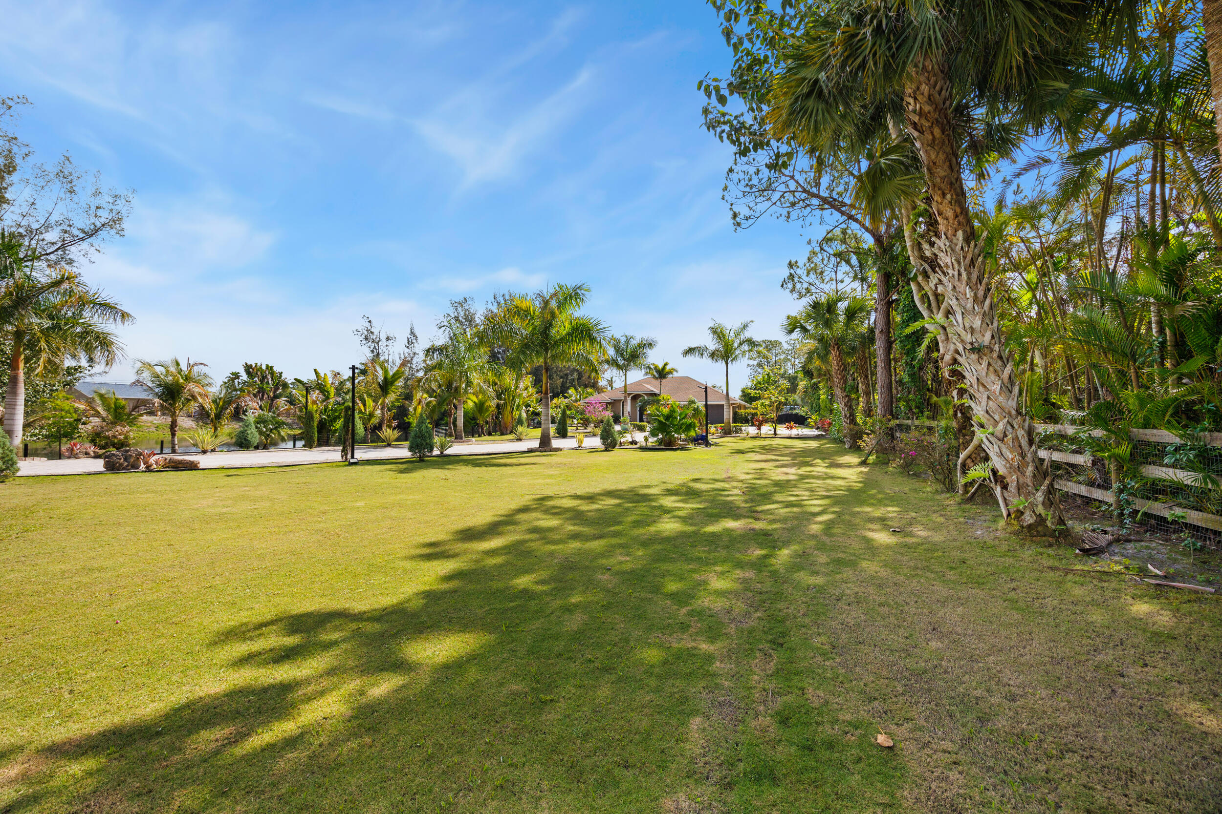 LOXAHATCHEE GROVES - Residential
