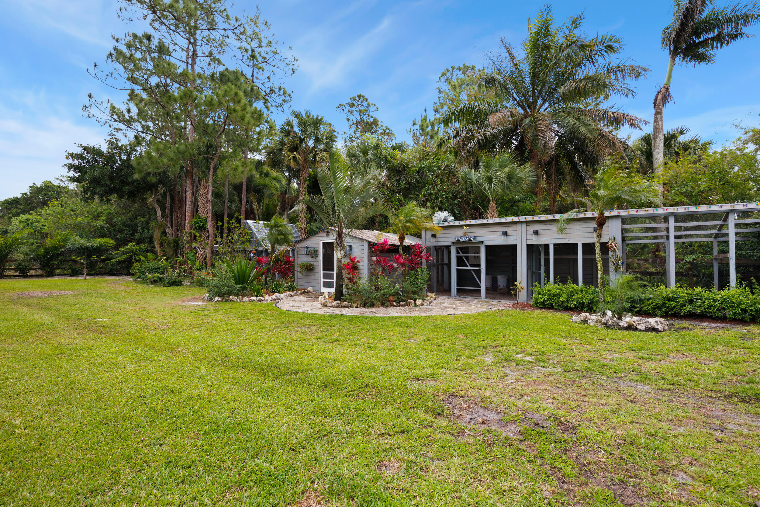 LOXAHATCHEE GROVES - Residential