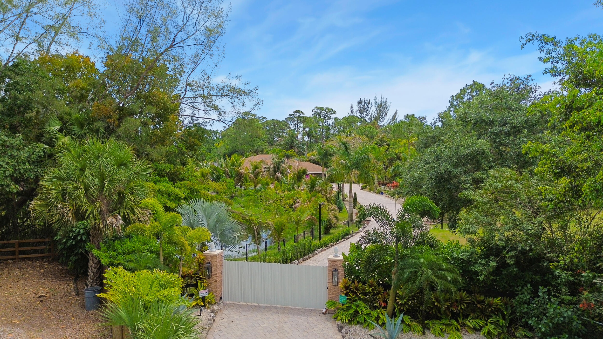 LOXAHATCHEE GROVES - Residential