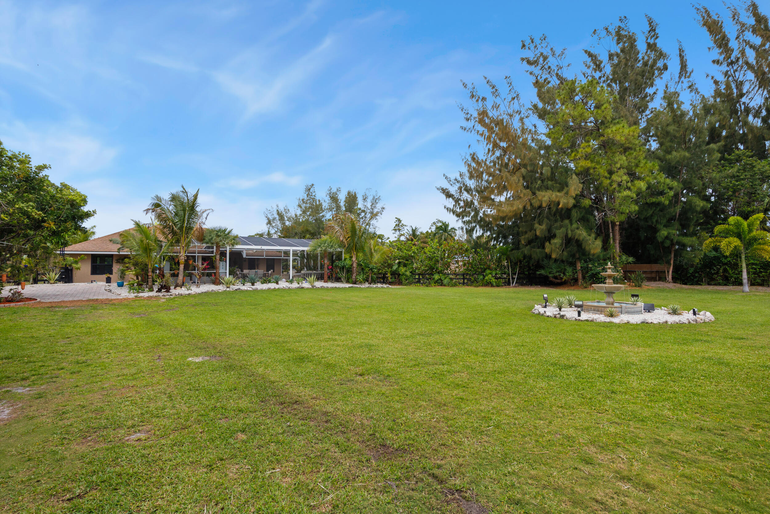 LOXAHATCHEE GROVES - Residential