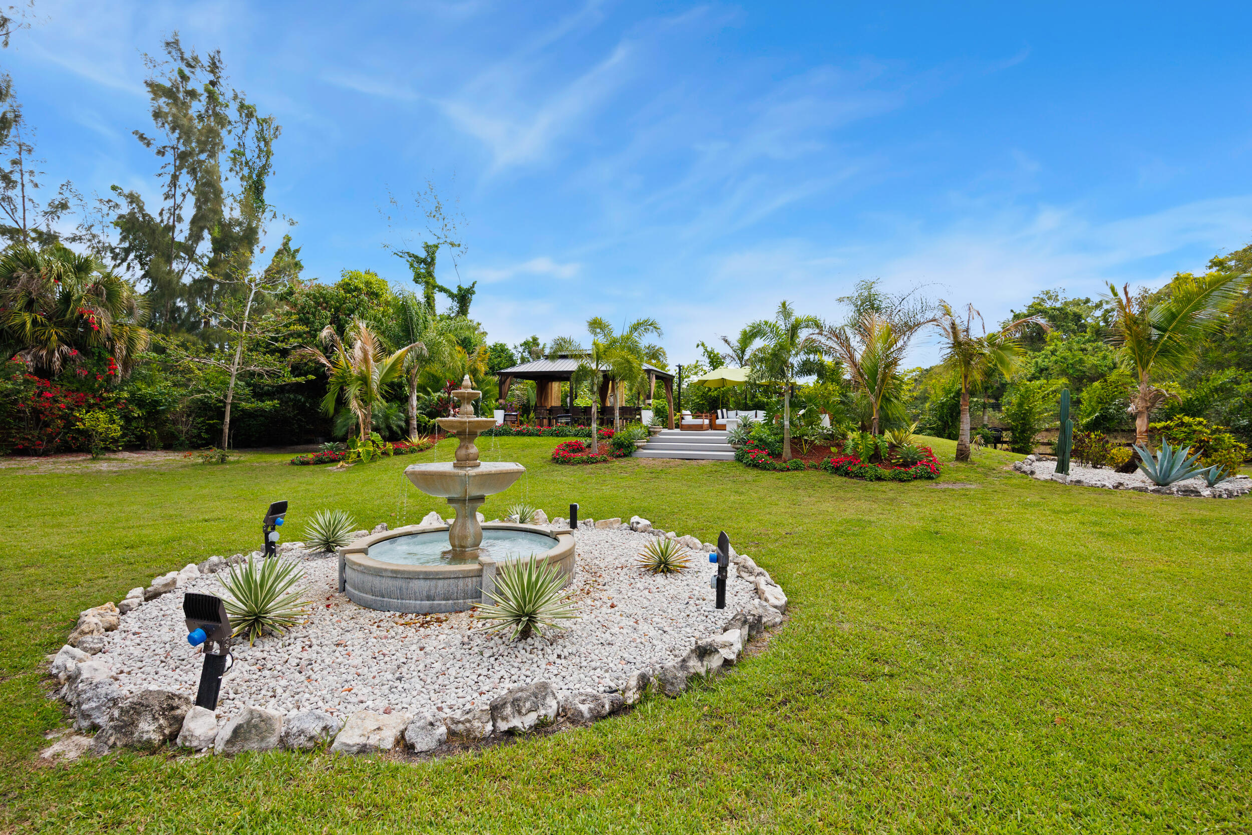LOXAHATCHEE GROVES - Residential