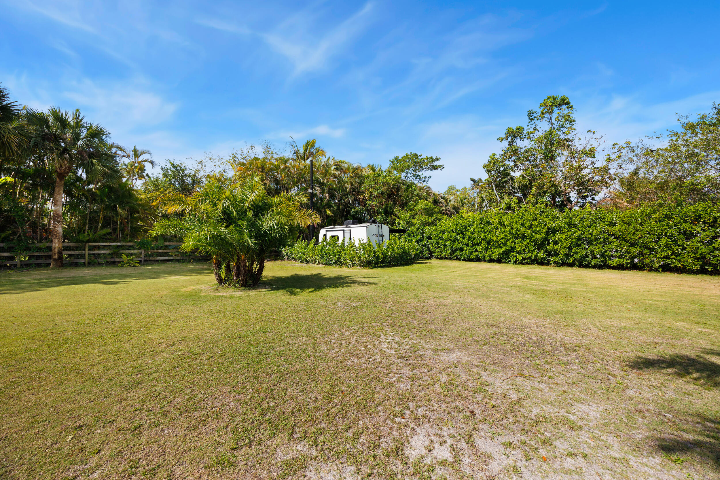 LOXAHATCHEE GROVES - Residential