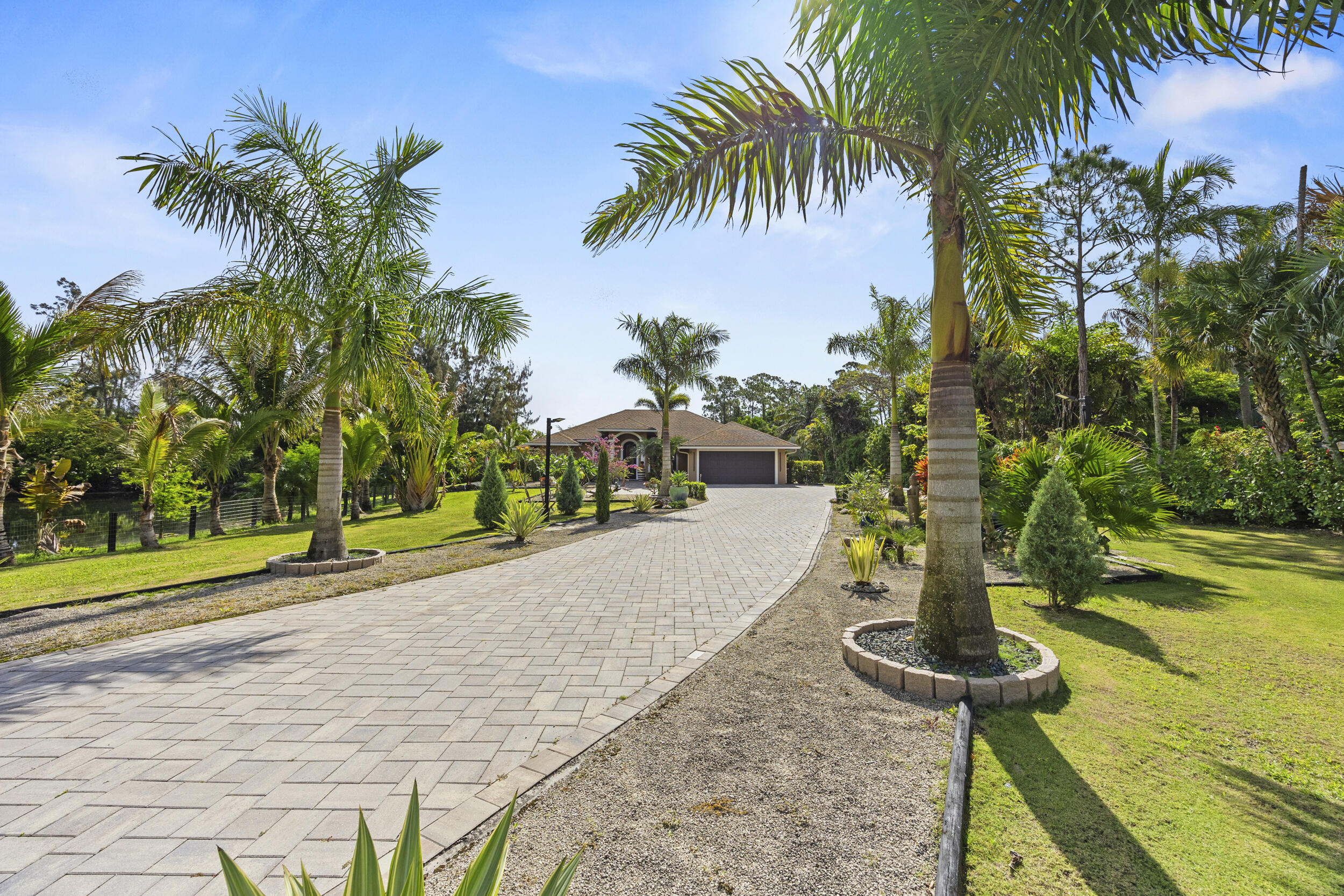 LOXAHATCHEE GROVES - Residential