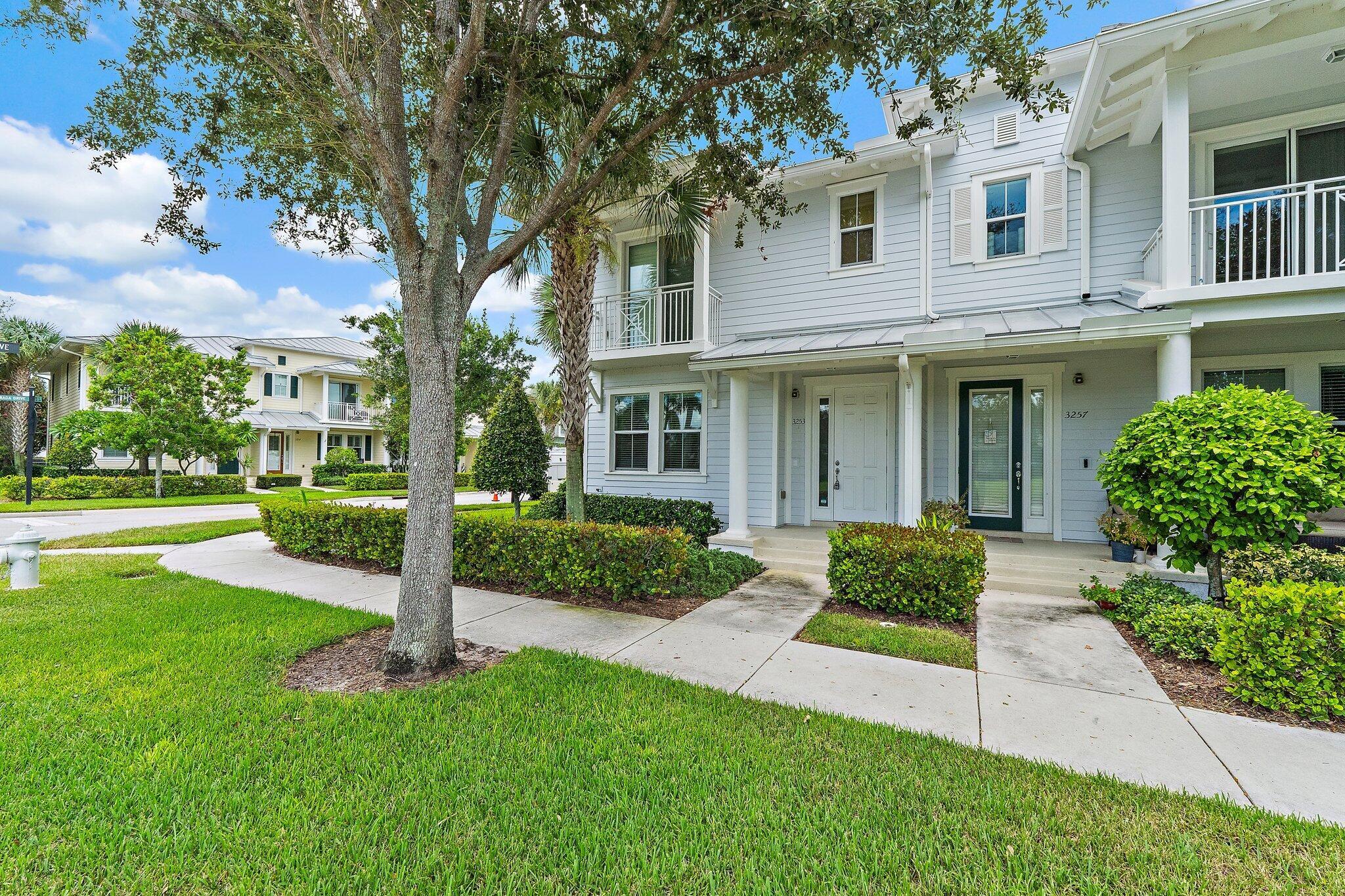 Immaculate 3 bedroom townhome in the most desirable section of Abacoa. Literally close to everything, shopping, restaurants, beach, airport, Spring training fields. Comunity has it all, clubhouse, pool, fitness.Unit freshly updated and painted. Ready for immediate occupancy.