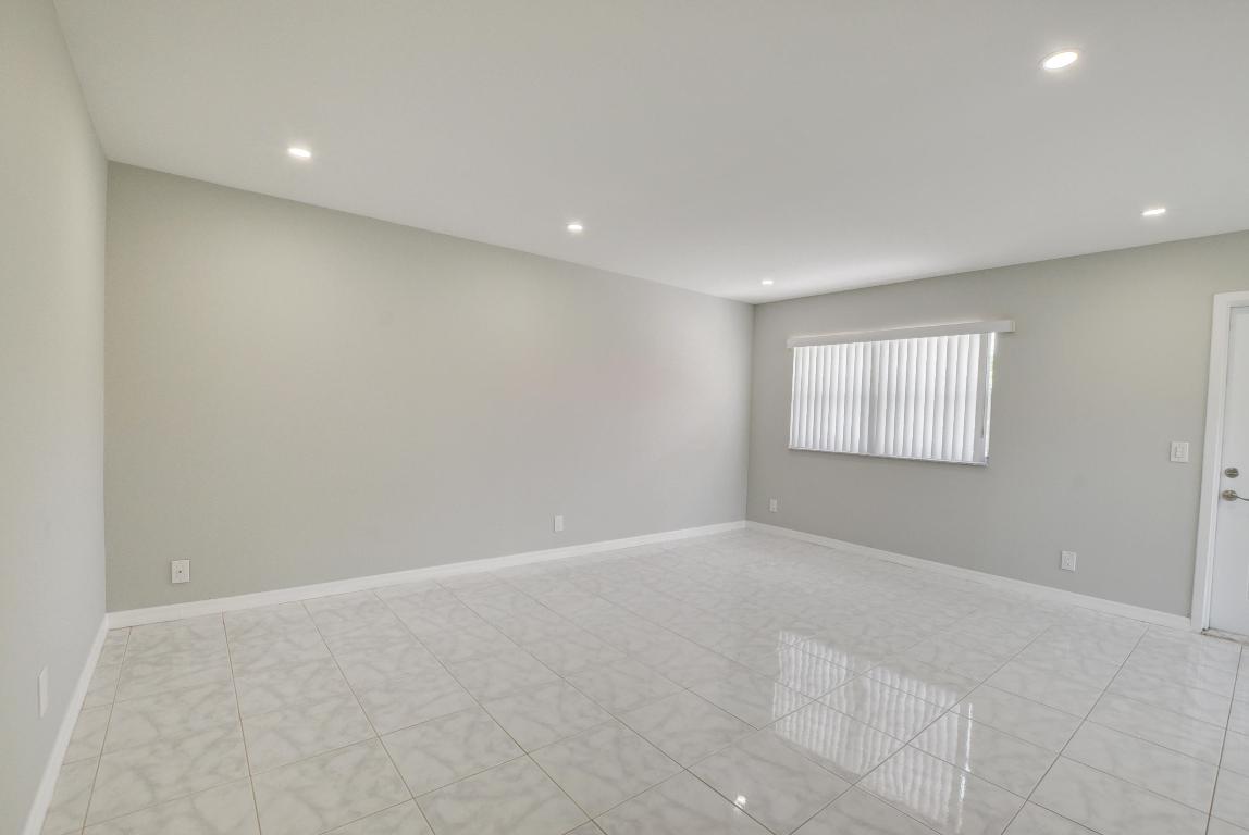 KINGS POINT - Residential Lease