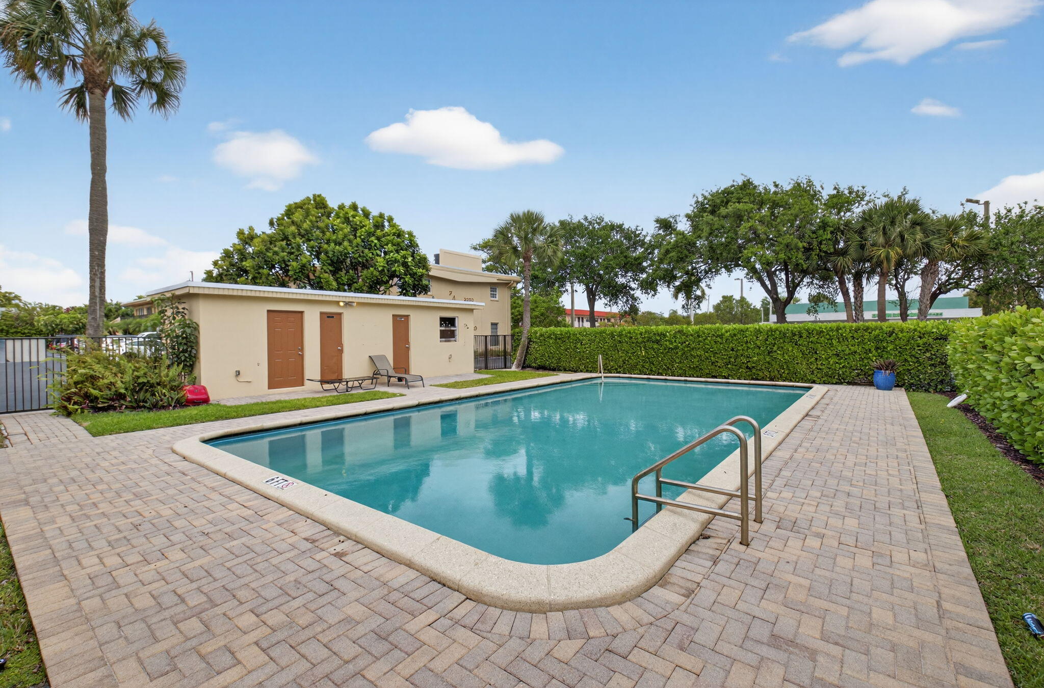 FAIRFIELD APTS CONDO - Residential