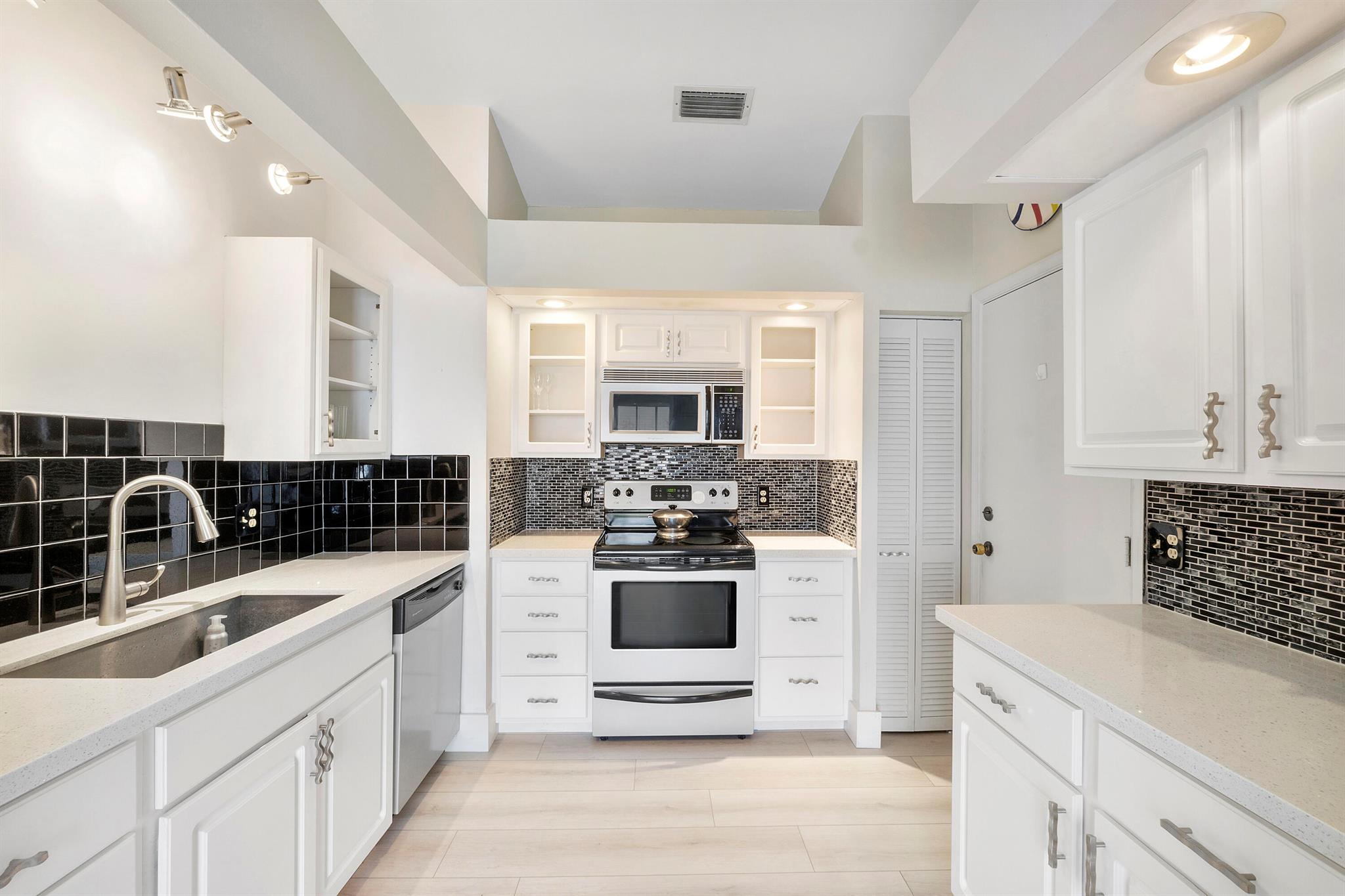 4105 NW 1st Court
