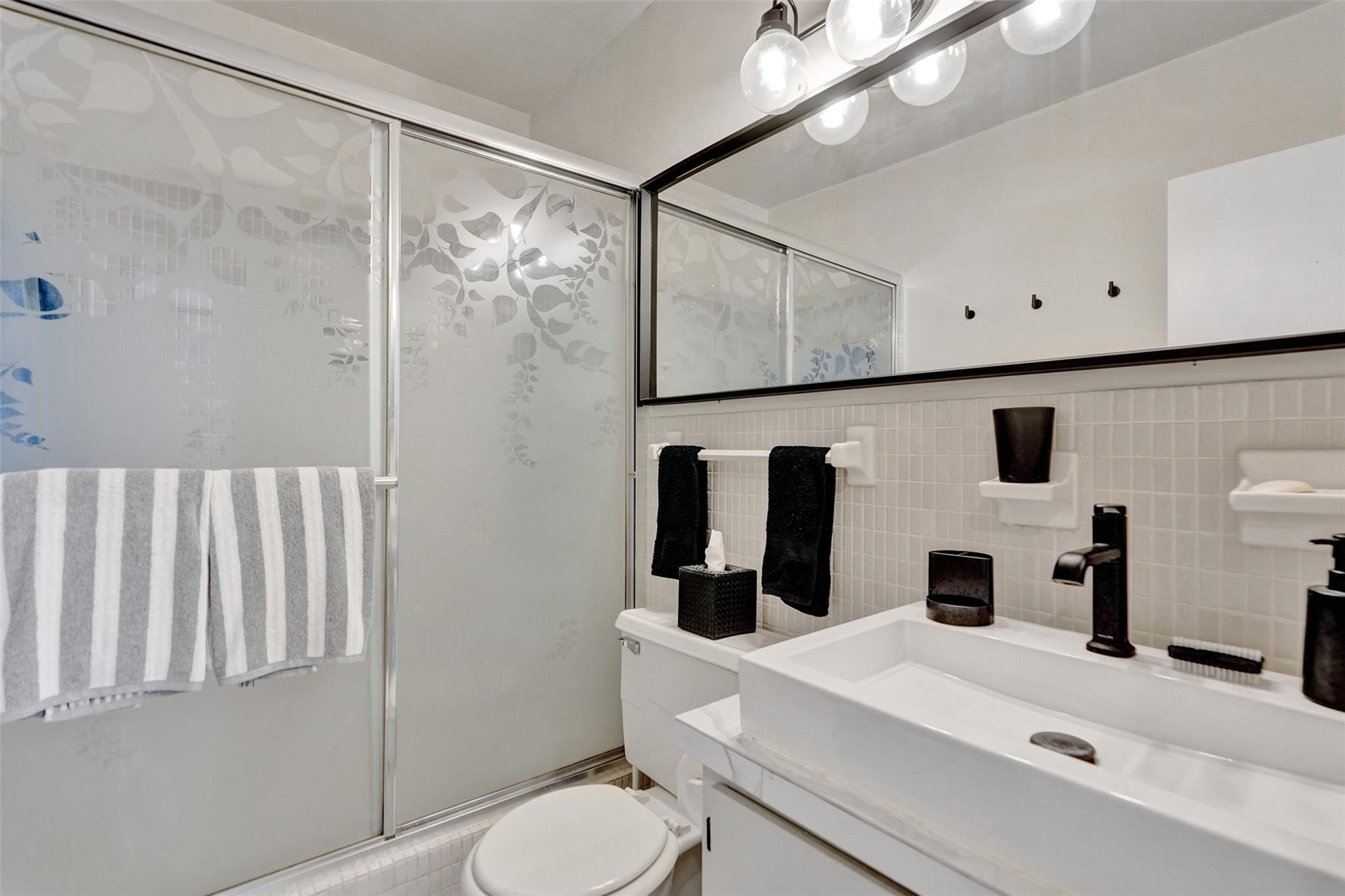 Imperial Point Colonnades - Residential