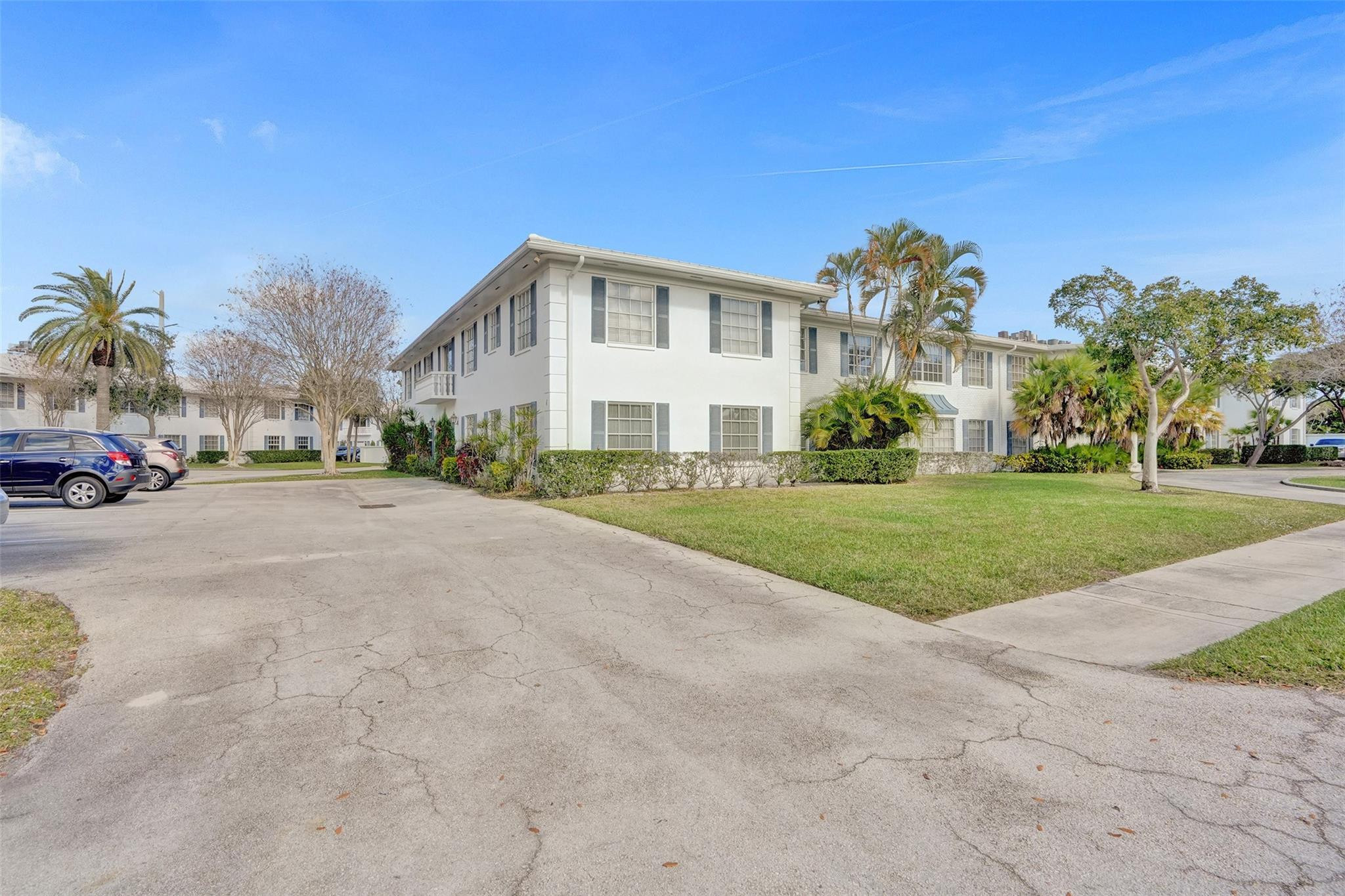 Imperial Point Colonnades - Residential