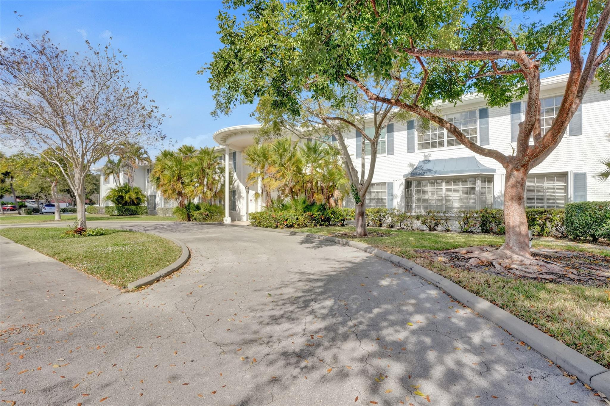 Imperial Point Colonnades - Residential