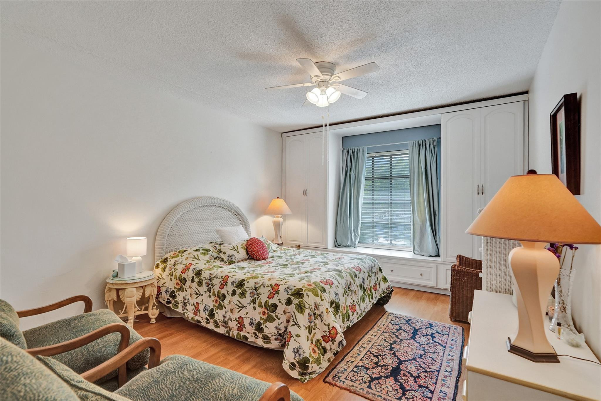 Imperial Point Colonnades - Residential