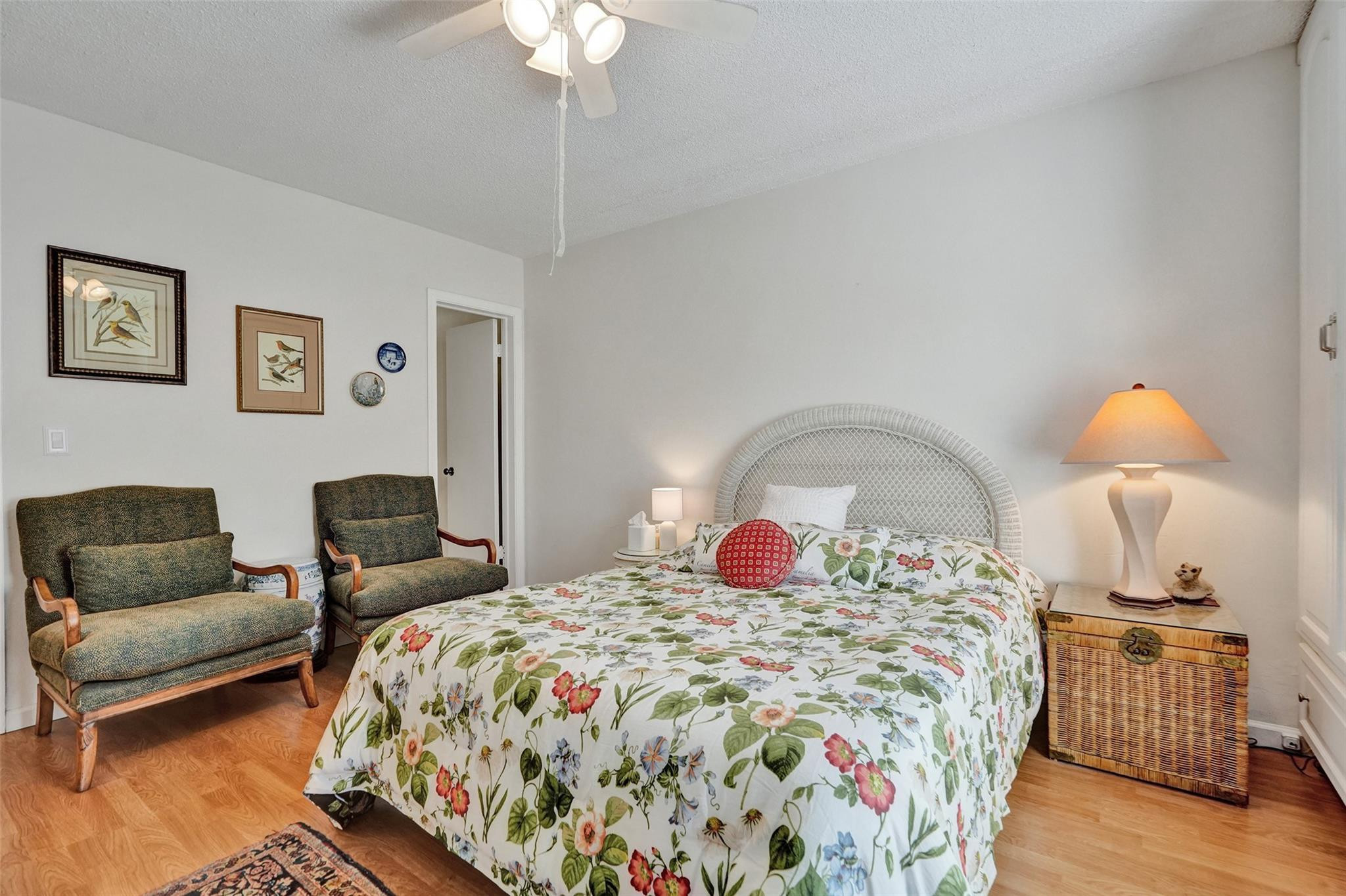 Imperial Point Colonnades - Residential