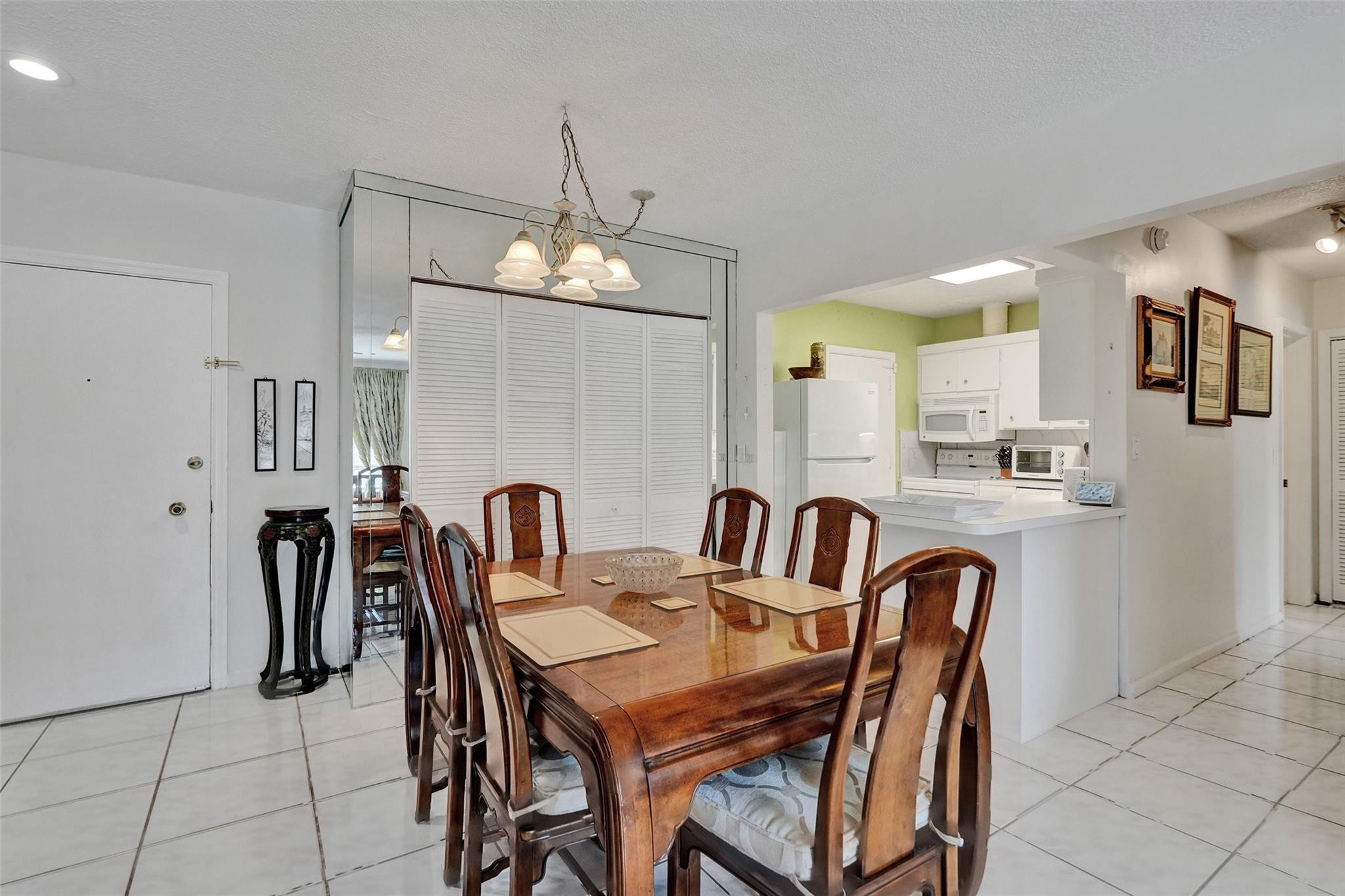 Imperial Point Colonnades - Residential