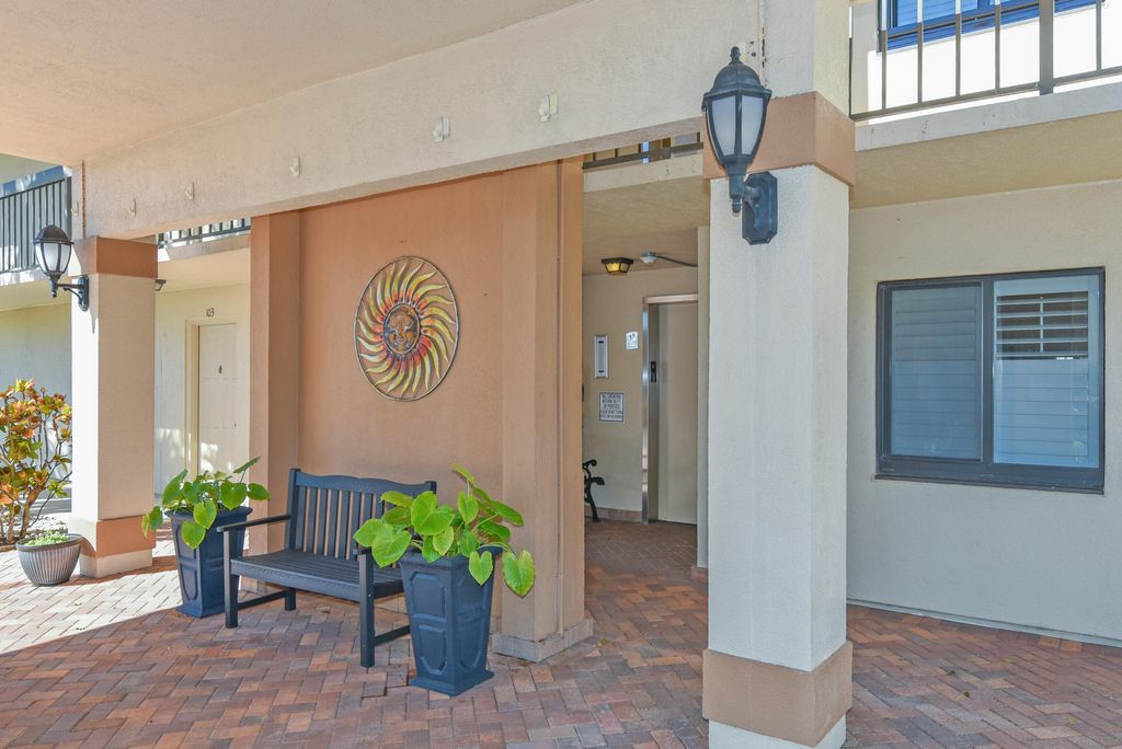 Photo of 901 Seafarer Circle #302, Jupiter, FL 33477 (MLS # R11164281)