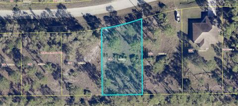 Single Family Residence in Lehigh Acres FL 1048 Candlelight Drive Dr.jpg