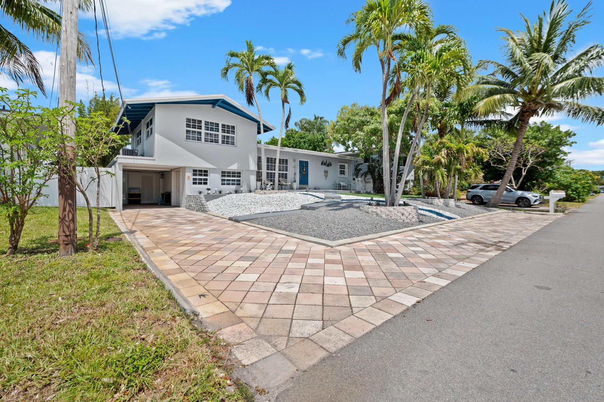 2455 Sugarloaf Ln