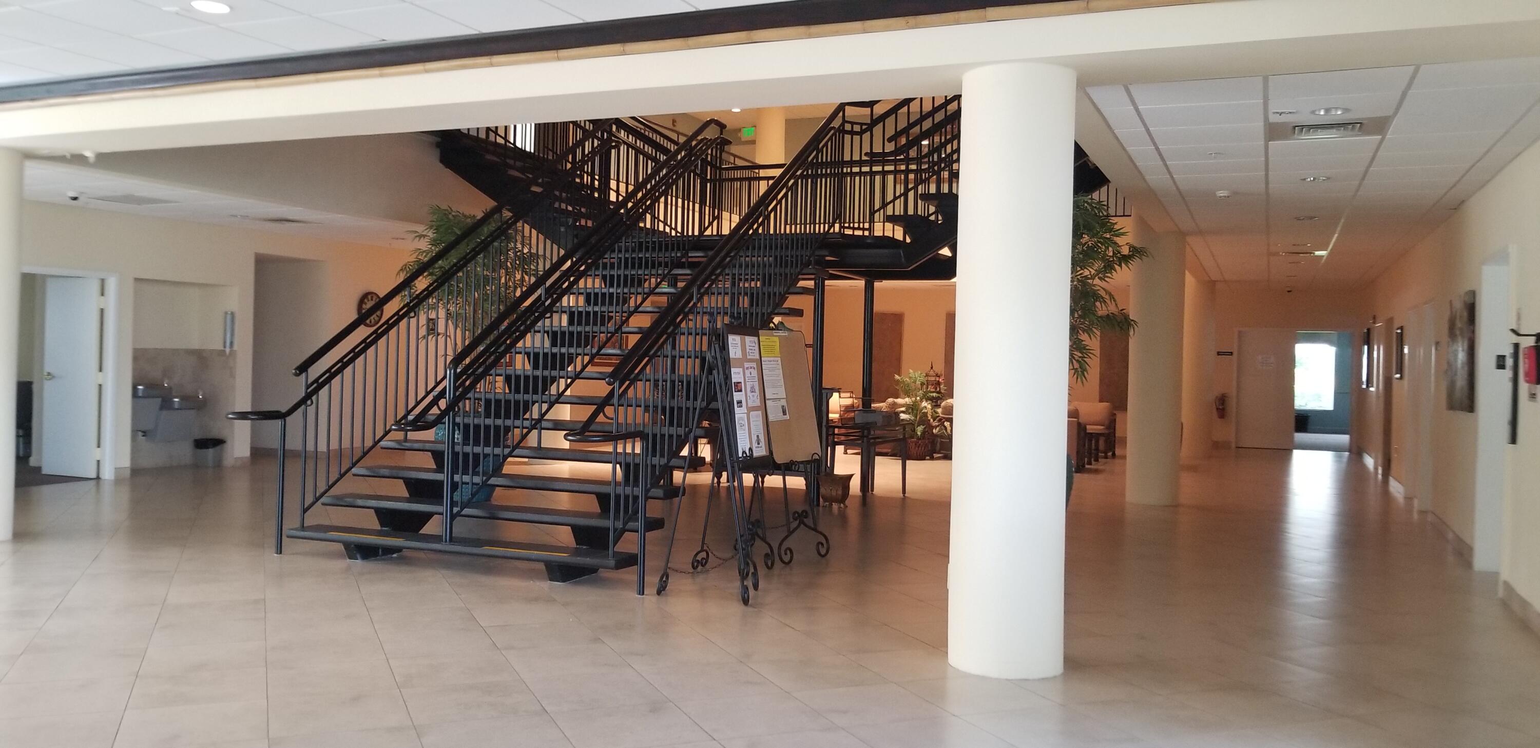 VILLAGE ROYALE GREENRIDGE CONDO - Residential