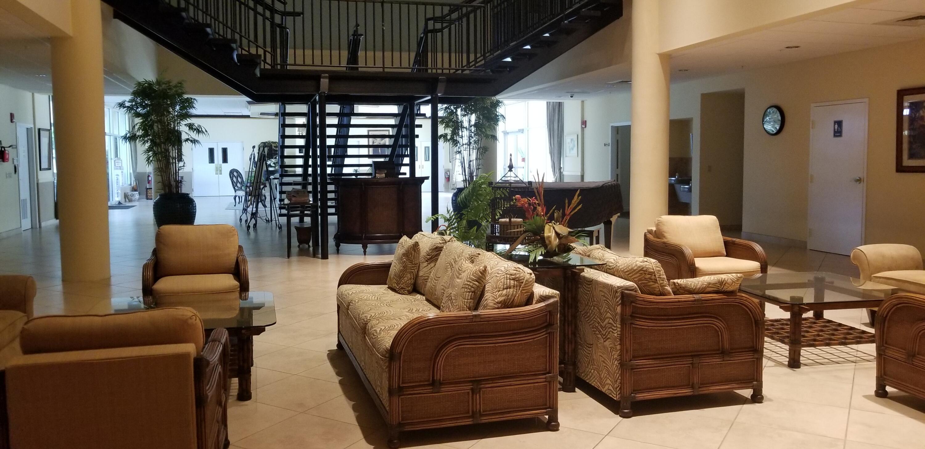 VILLAGE ROYALE GREENRIDGE CONDO - Residential