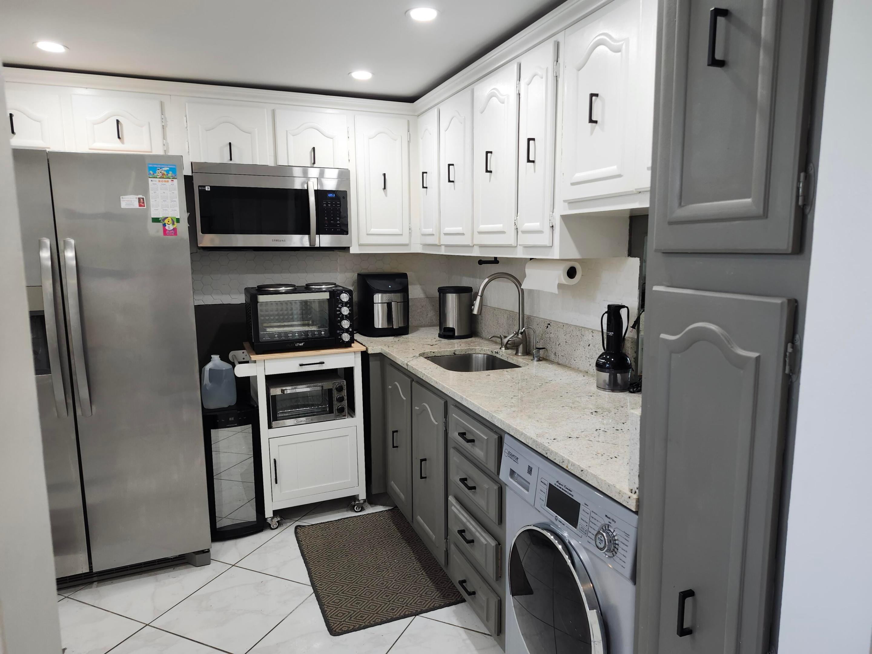 2300 NE 1st Lane 309