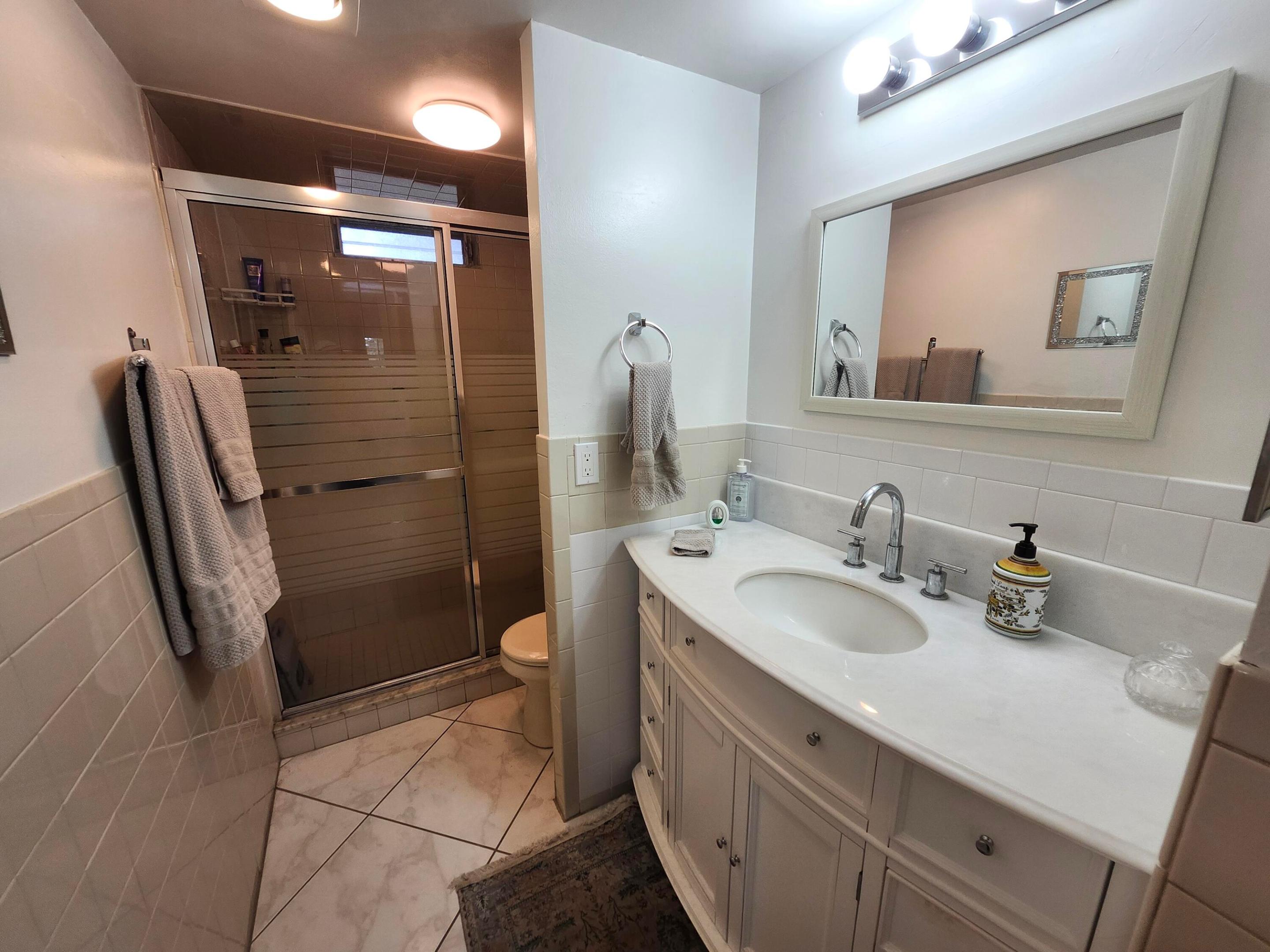 VILLAGE ROYALE GREENRIDGE CONDO - Residential