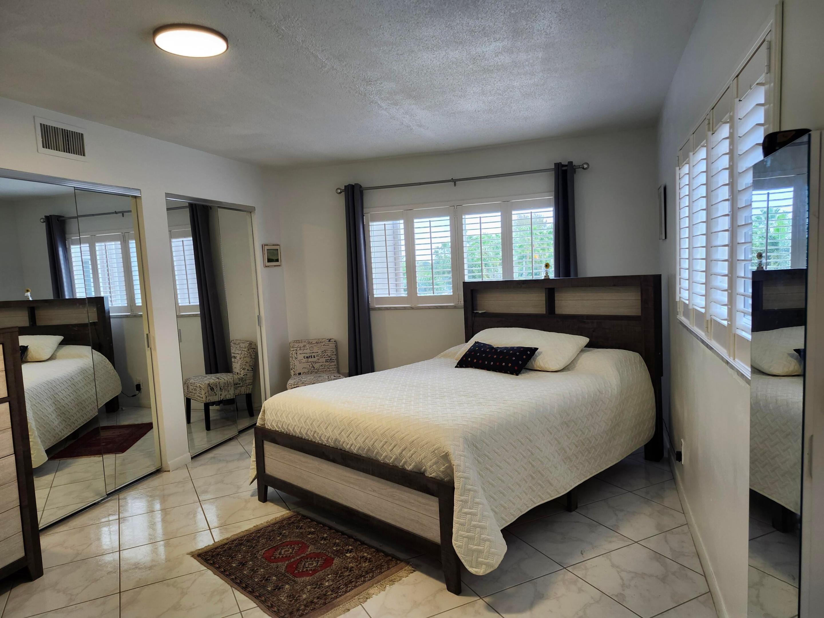 VILLAGE ROYALE GREENRIDGE CONDO - Residential