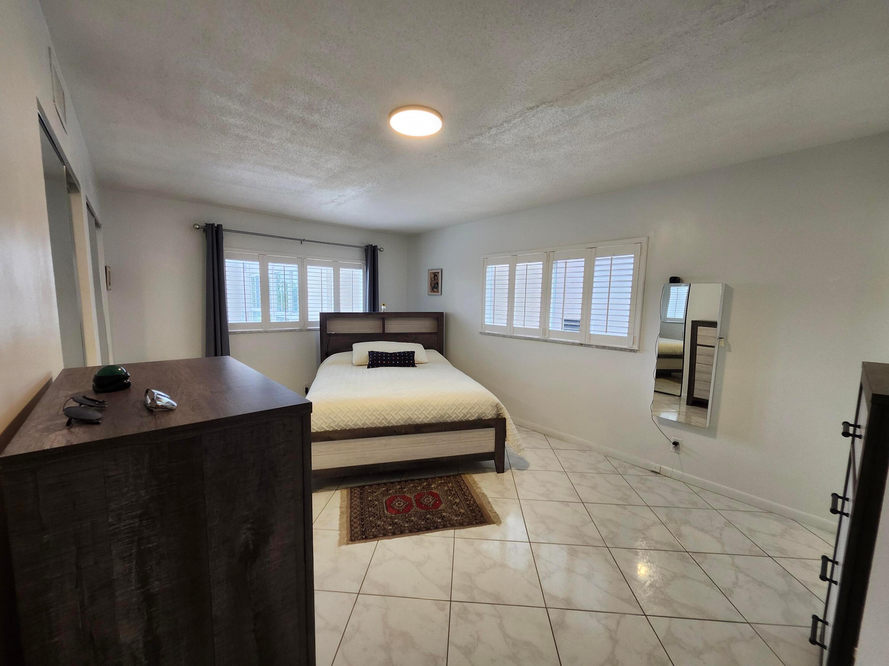 VILLAGE ROYALE GREENRIDGE CONDO - Residential