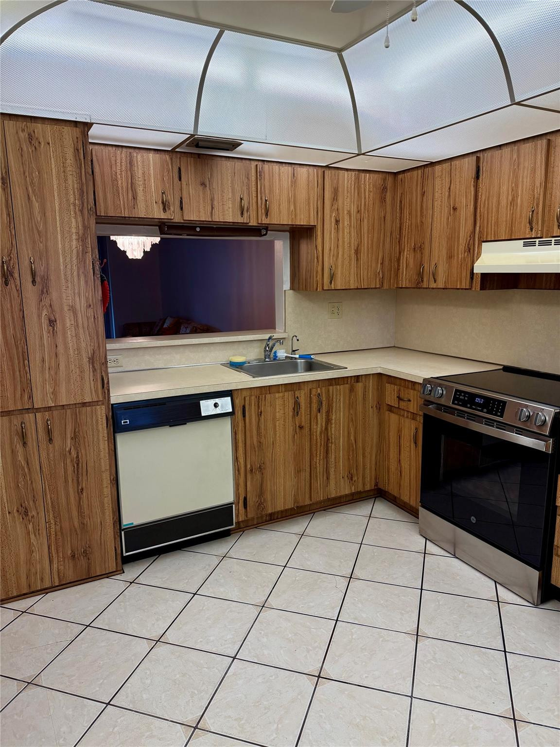 COLONY POINT 1 CONDO - Residential