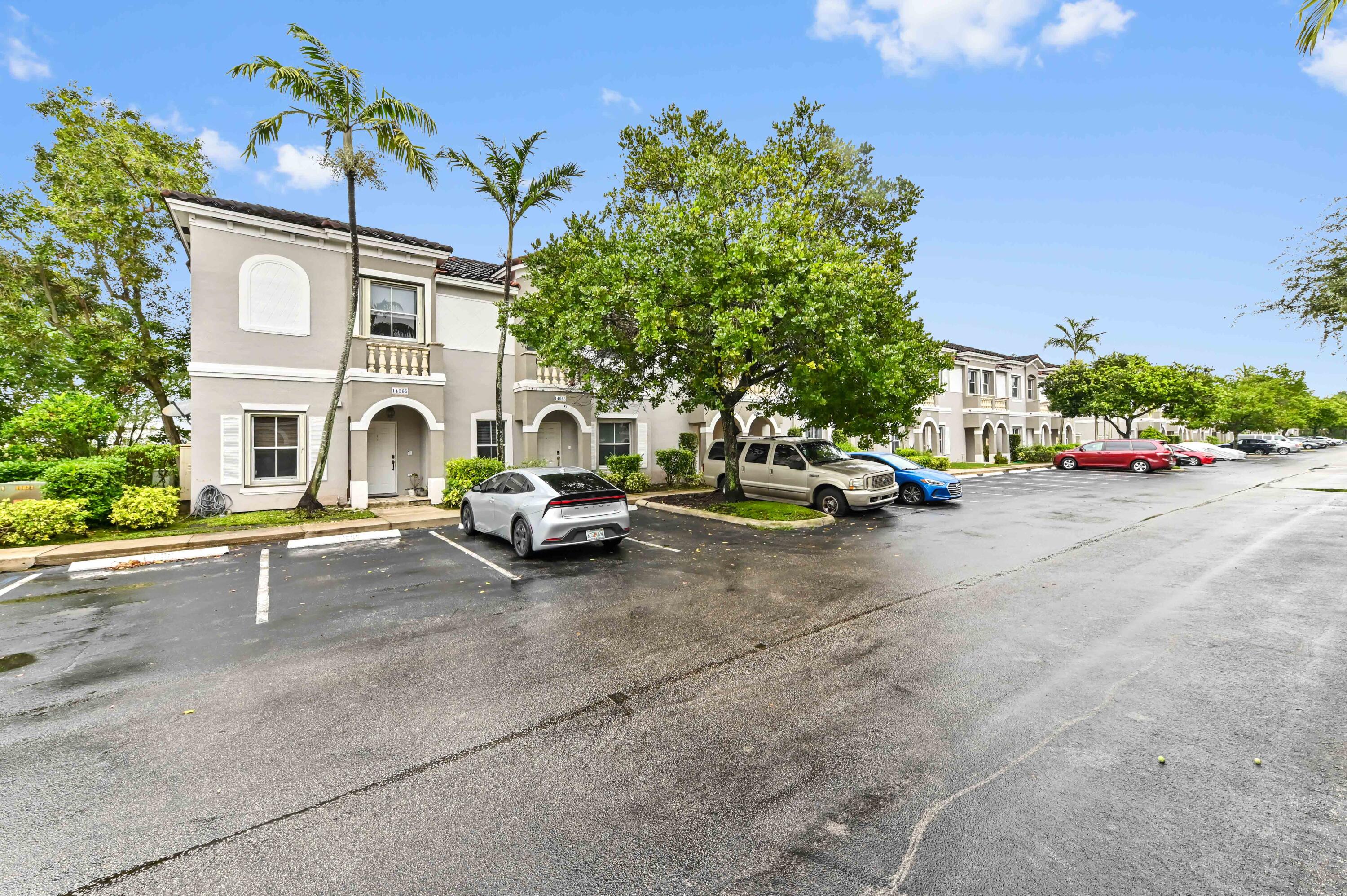 Las Terrazas at Viscaya Condominiums - Residential