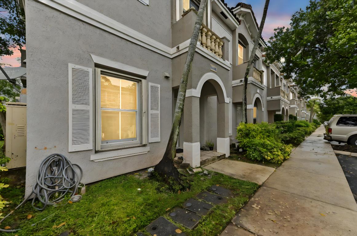 14065 SW 49th Street 1