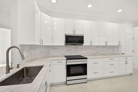 10664 Royal Caribbean Circle 10664 Boynton Beach FL 33437