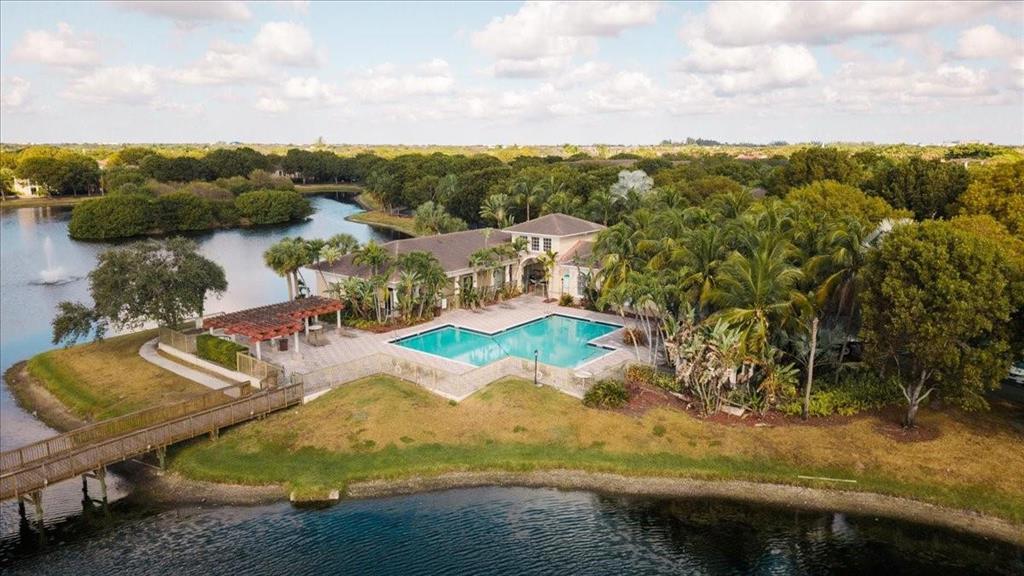 AVENTINE AT MIRAMAR CONDO - Residential