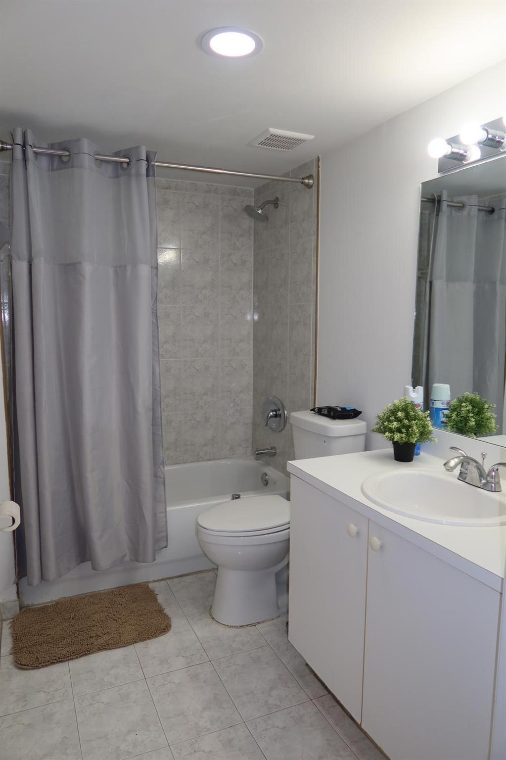 Tangerine Condo Seven Of - Residential Lease