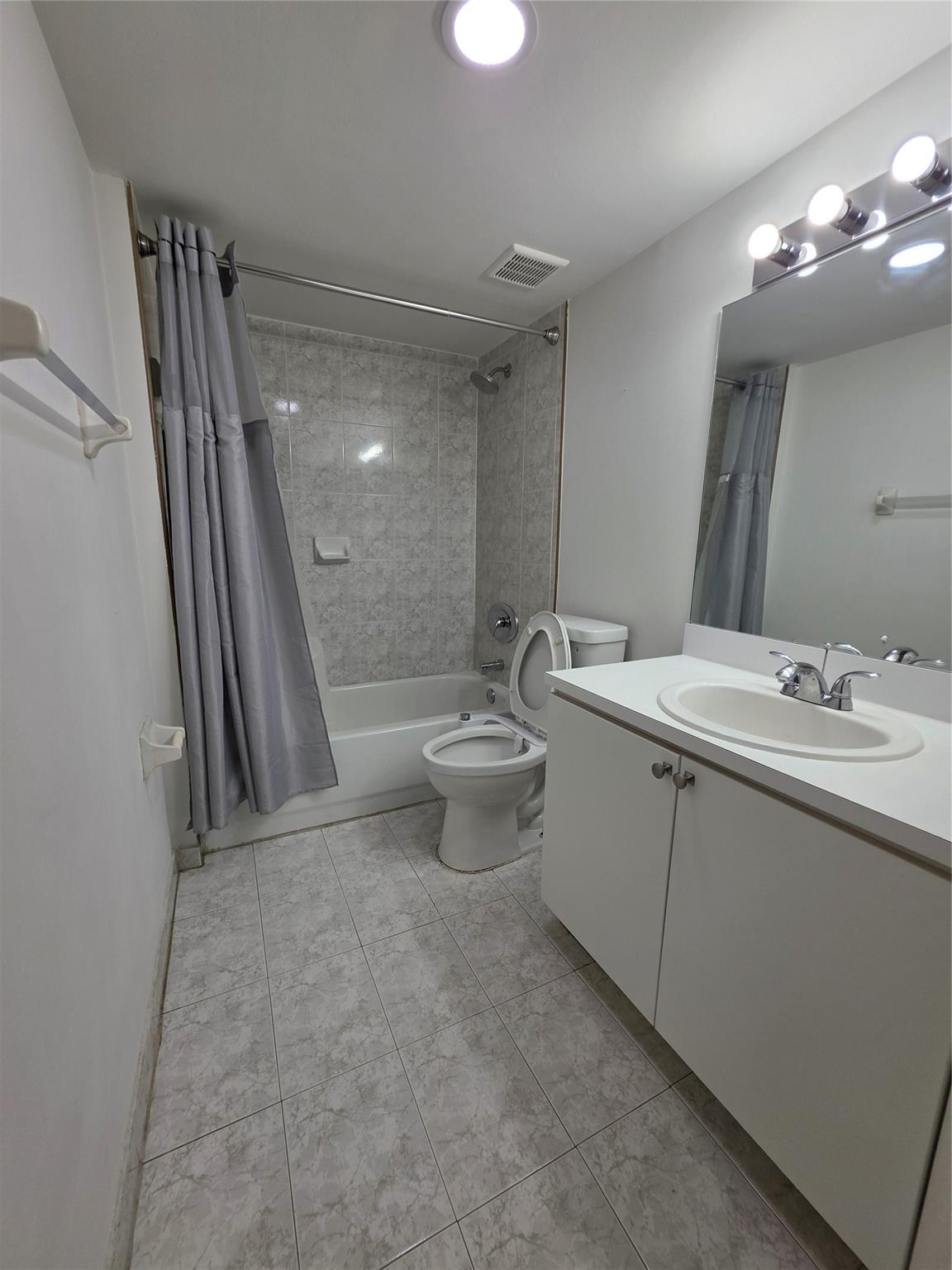 Tangerine Condo Seven Of - Residential Lease