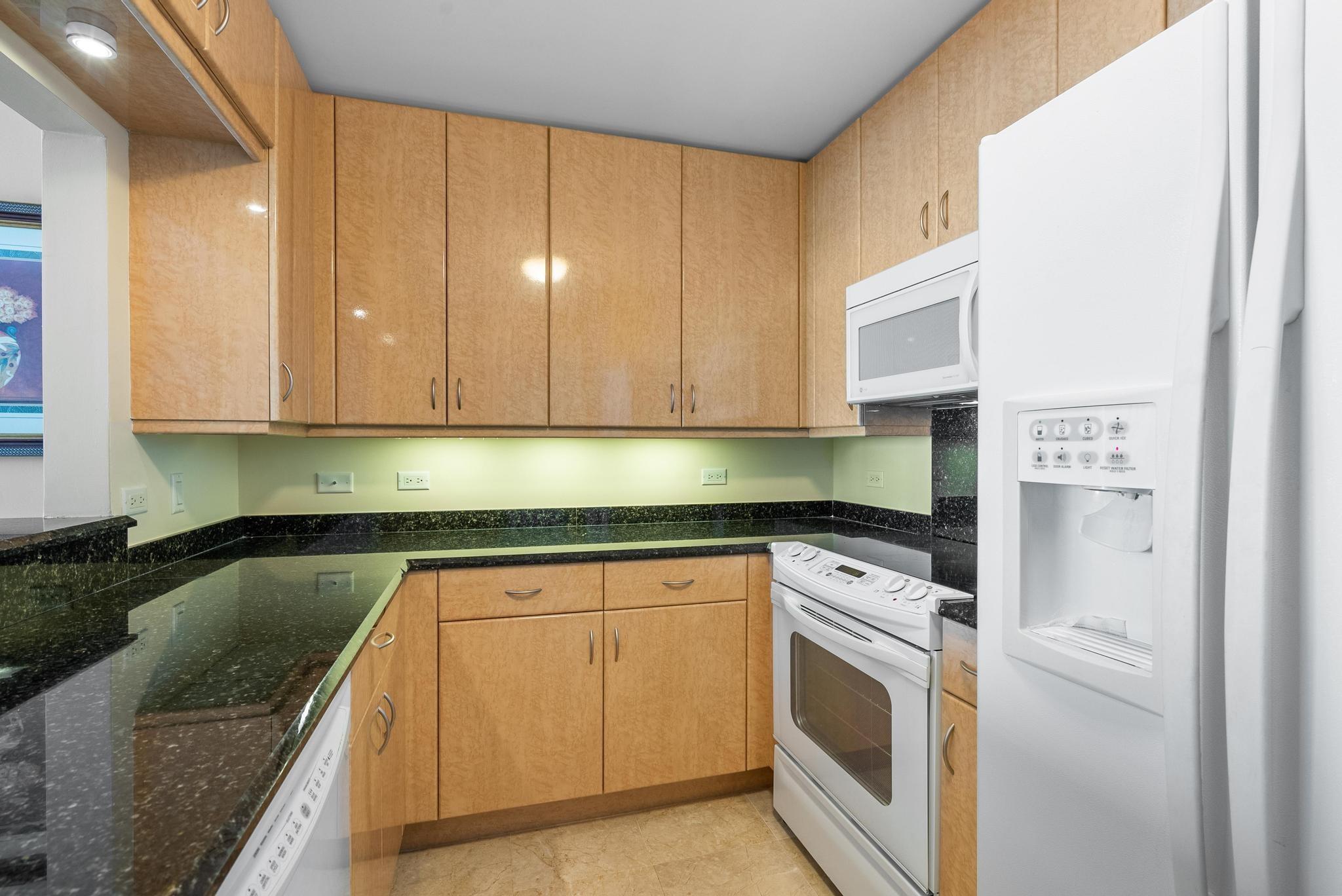 The Courts Brickell Key - Residential