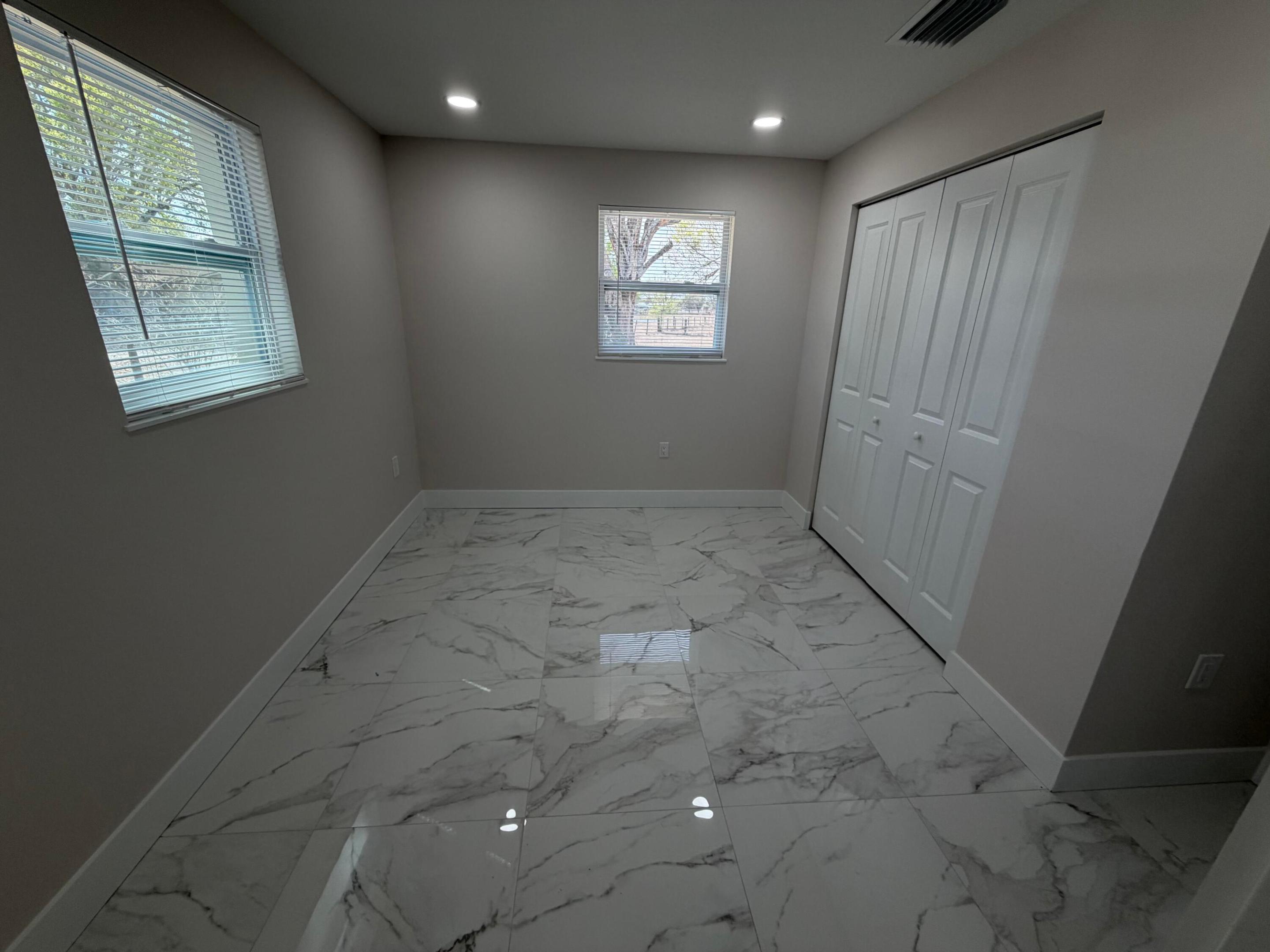 LAZY SEVEN RANCH ACRES - Residential