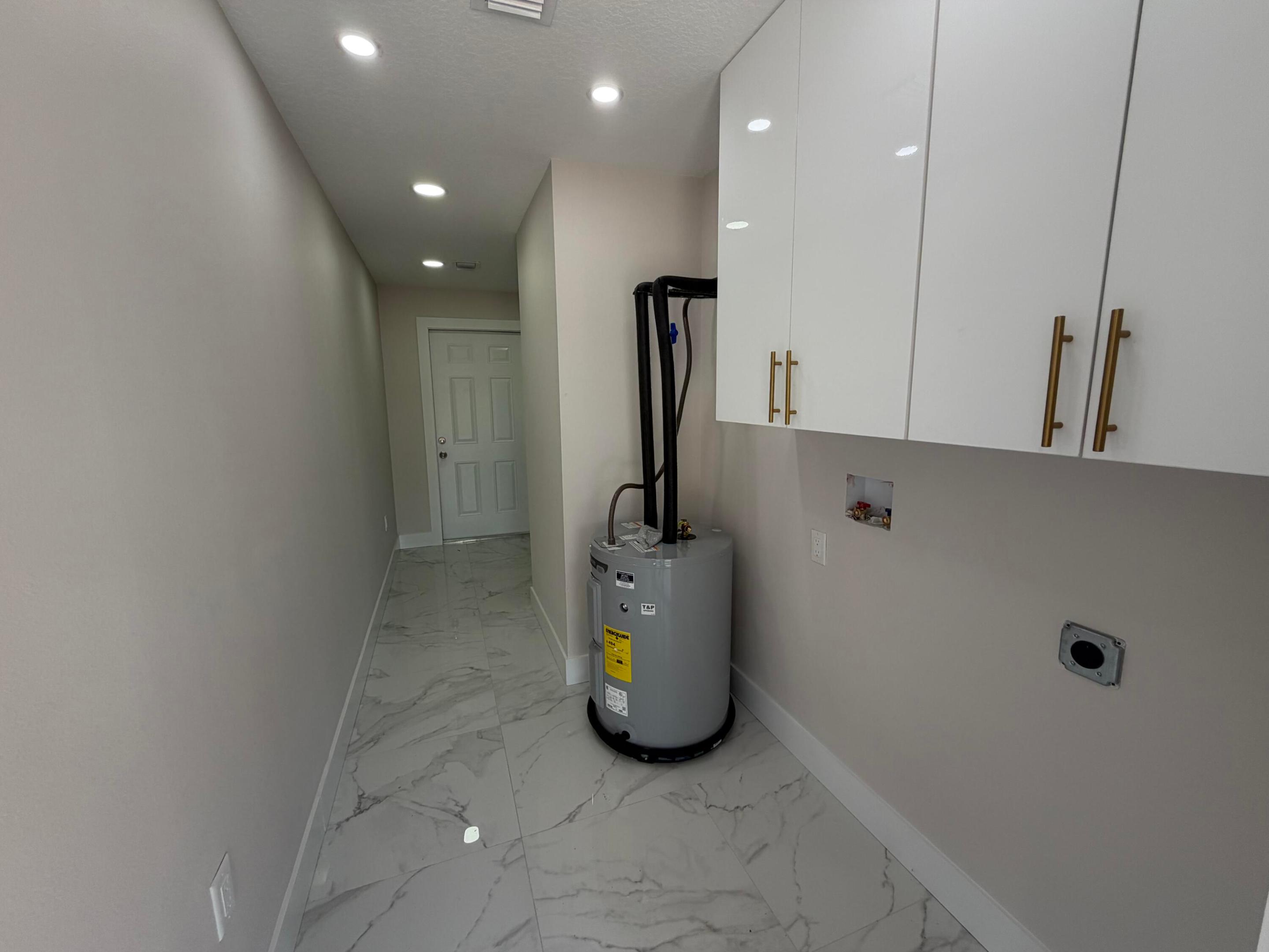 LAZY SEVEN RANCH ACRES - Residential