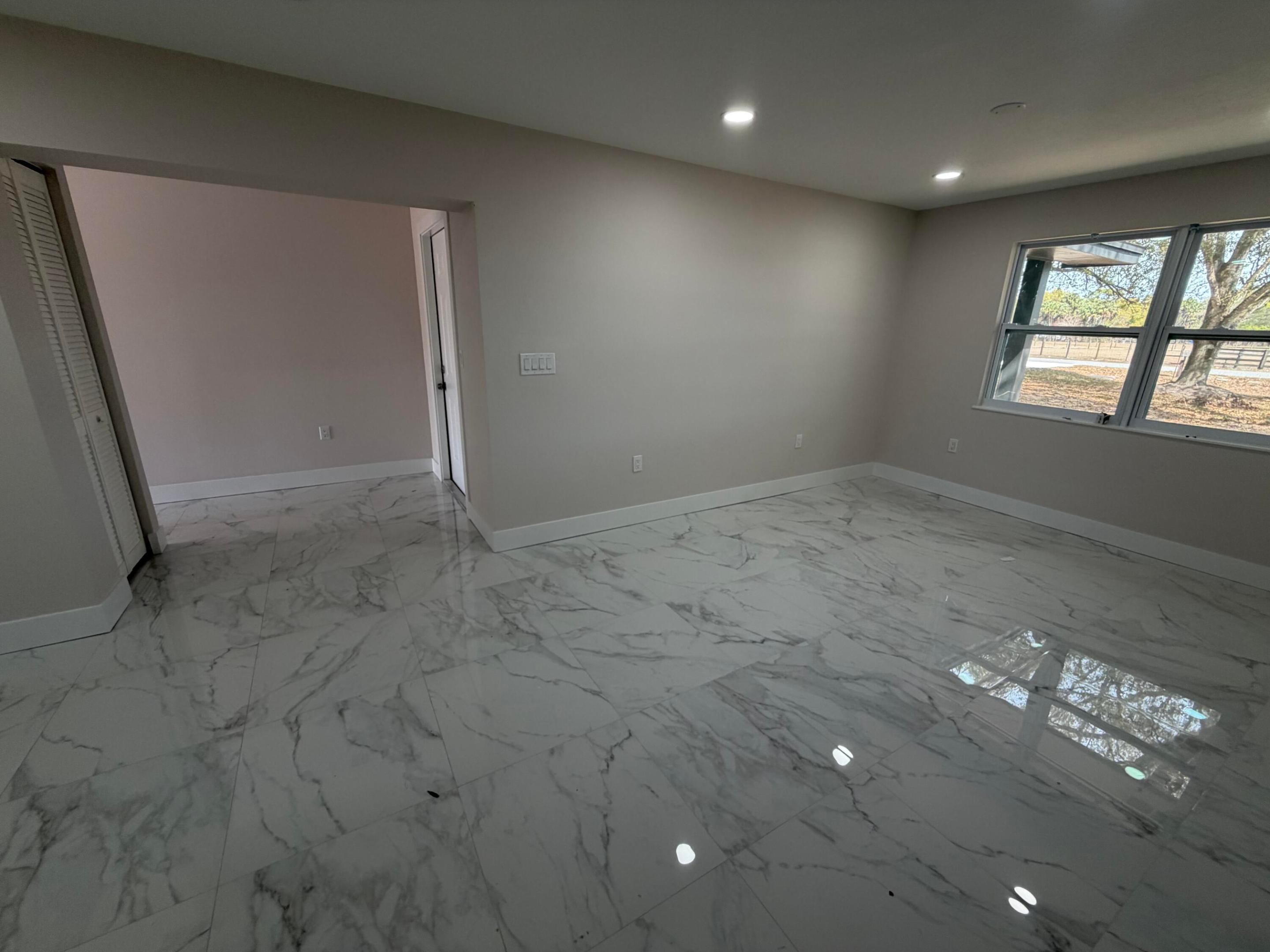 LAZY SEVEN RANCH ACRES - Residential