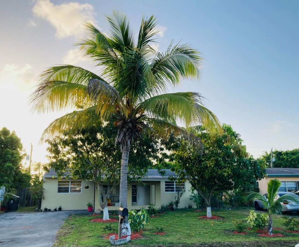 Photo of 488 Waseca Drive, Lake Worth, FL 33462 (MLS # R10858546)