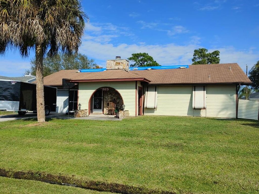 Photo of 813 SE Celtic Avenue Ave, Port St Lucie, FL 34983 (MLS # R10773785)