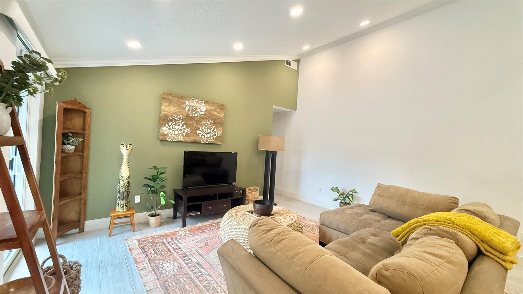 5992 Golden Eagle Circle