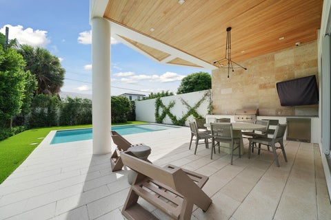 Tiny photo for 724 N LAKE Avenue N, Delray Beach, FL 33483 (MLS # B26088111)