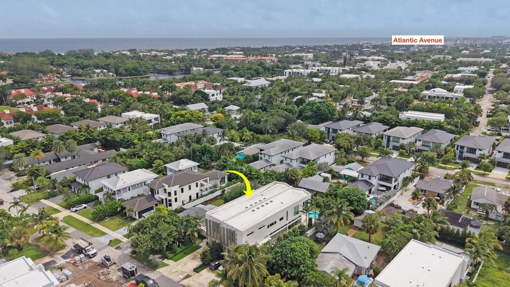 Photo of 724 N LAKE Avenue N, Delray Beach, FL 33483 (MLS # B26088111)