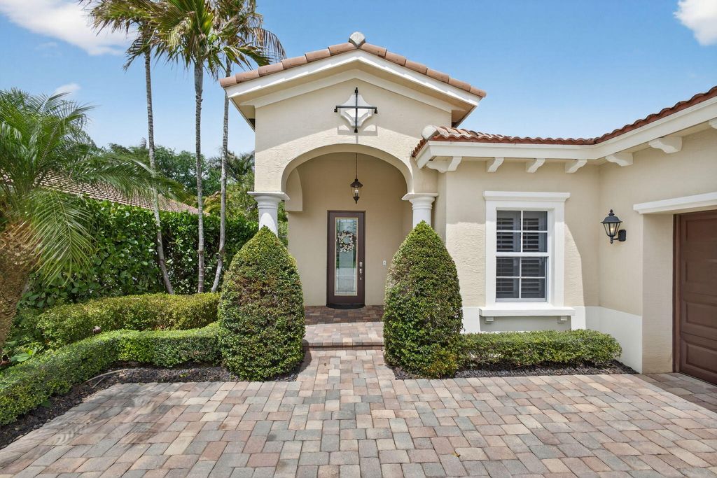 Photo of 127 Rudder Cay Way, Jupiter, FL 33458 (MLS # B26011399)