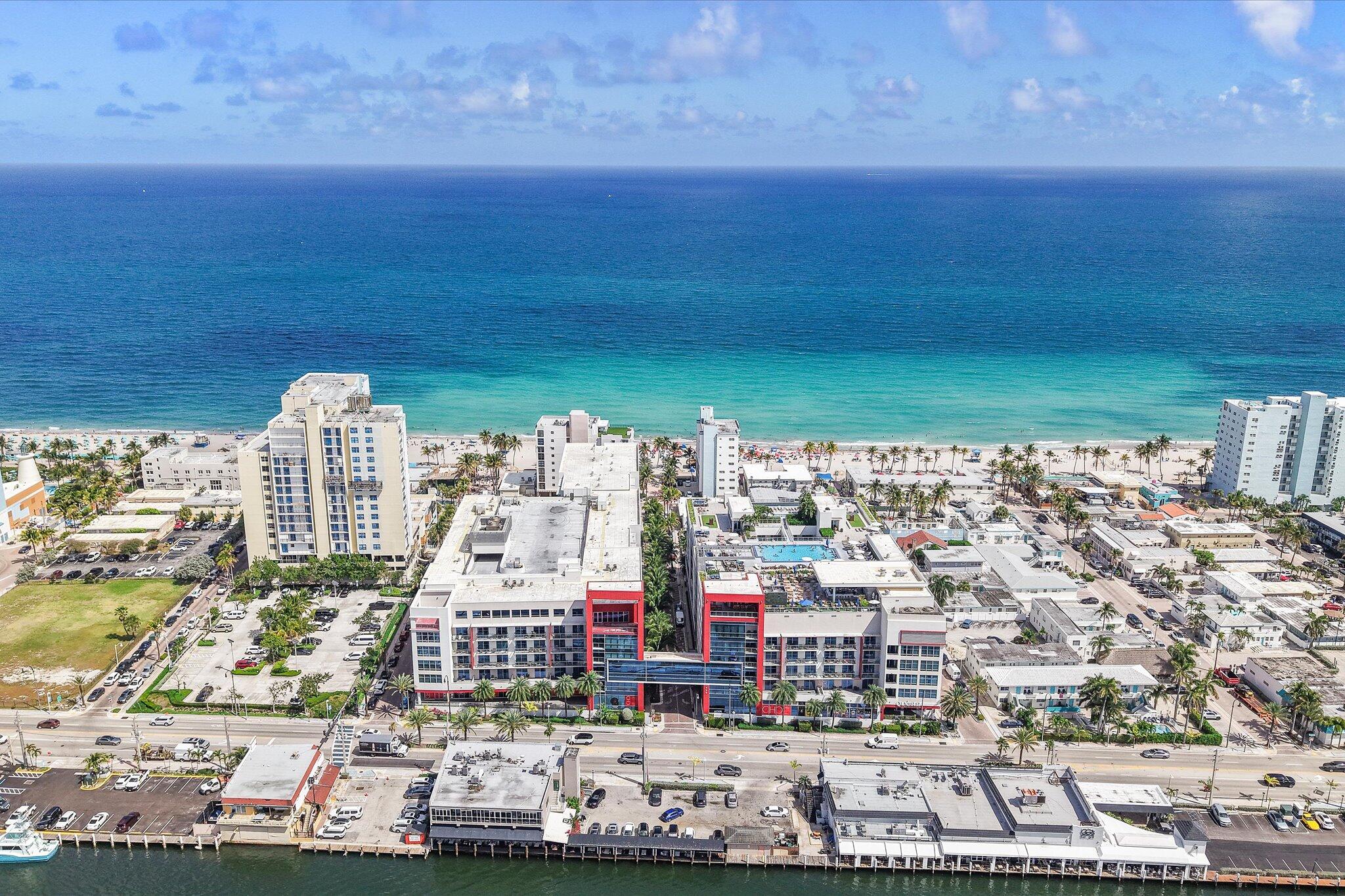 COSTA HOLLYWOOD - Residential