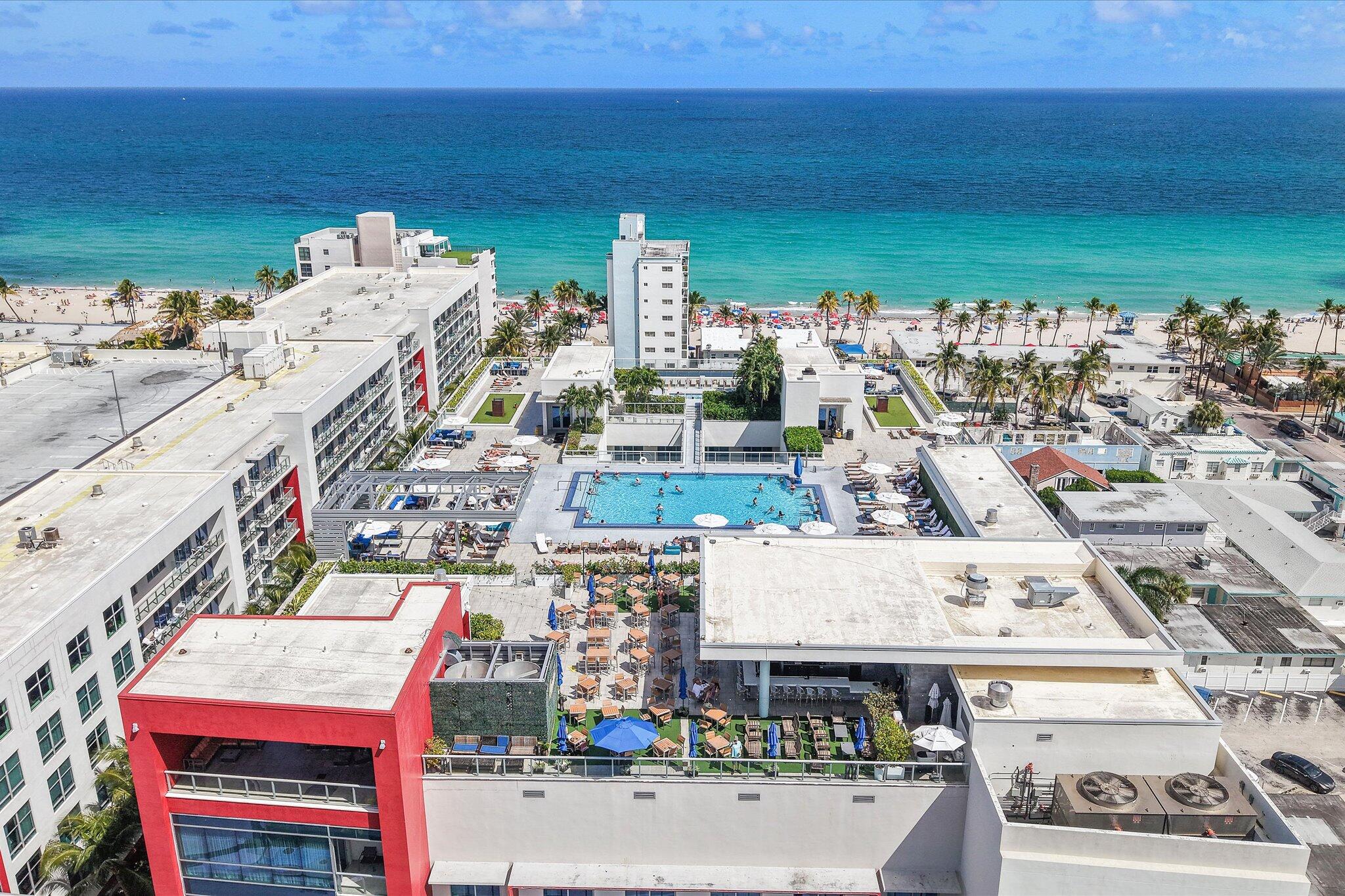 COSTA HOLLYWOOD - Residential