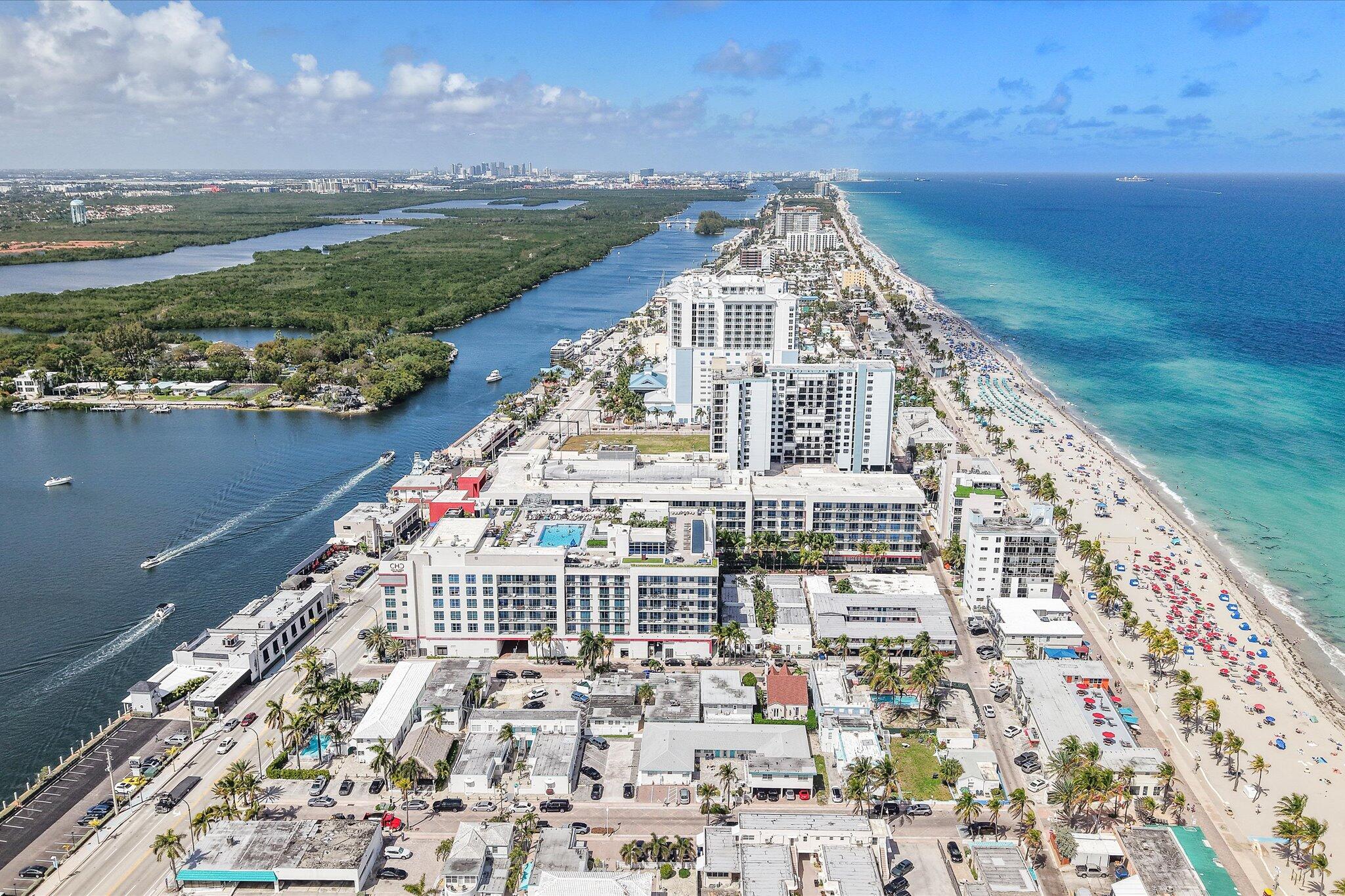 COSTA HOLLYWOOD - Residential