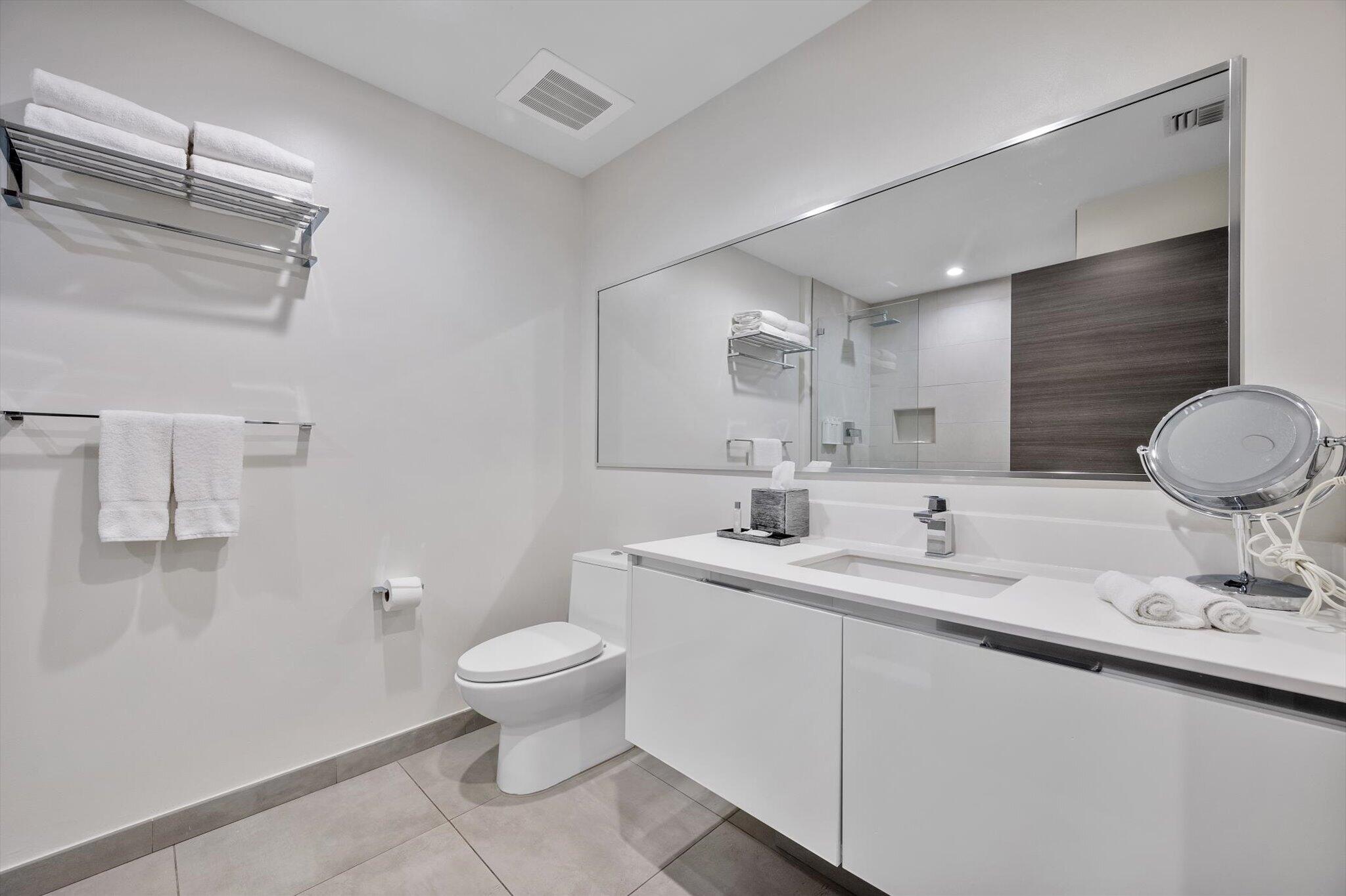 COSTA HOLLYWOOD - Residential