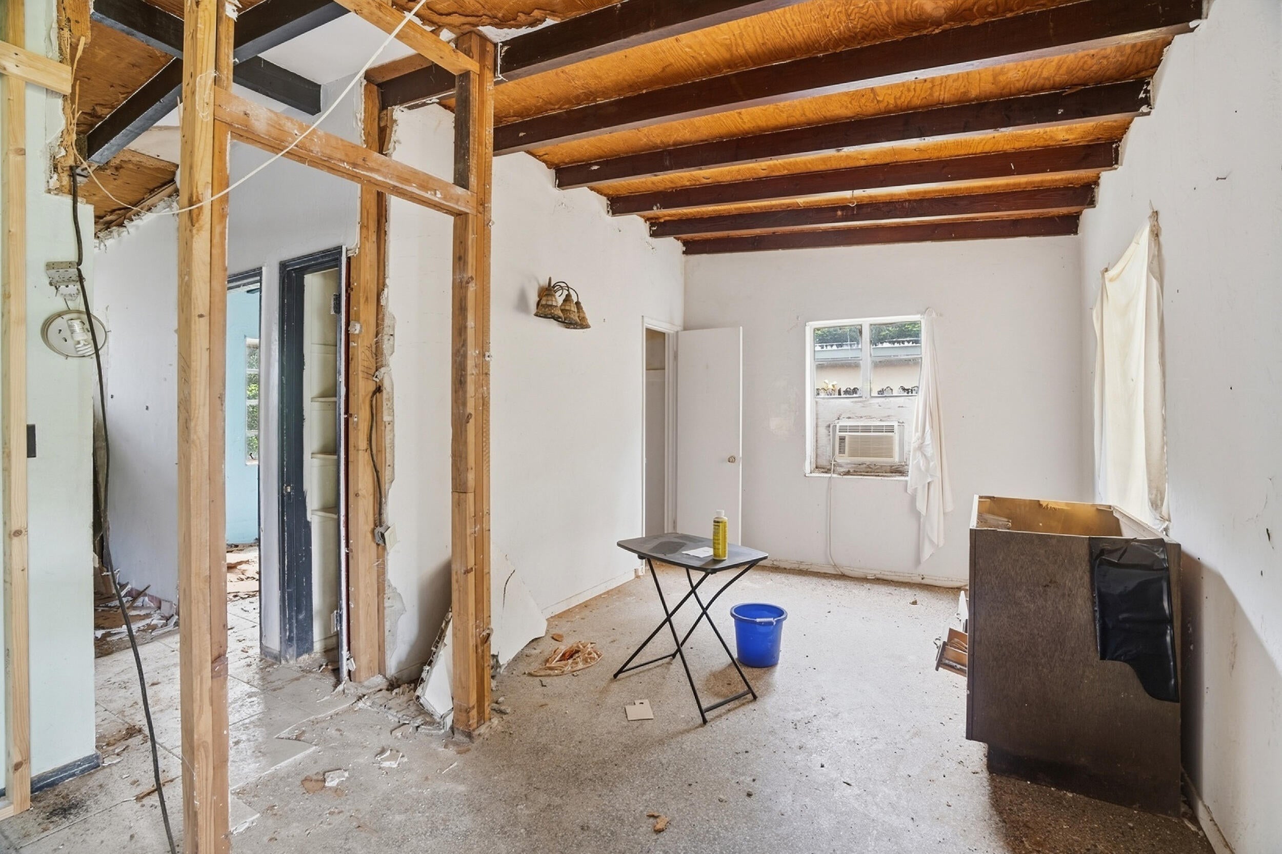 1725 SW 14th Court